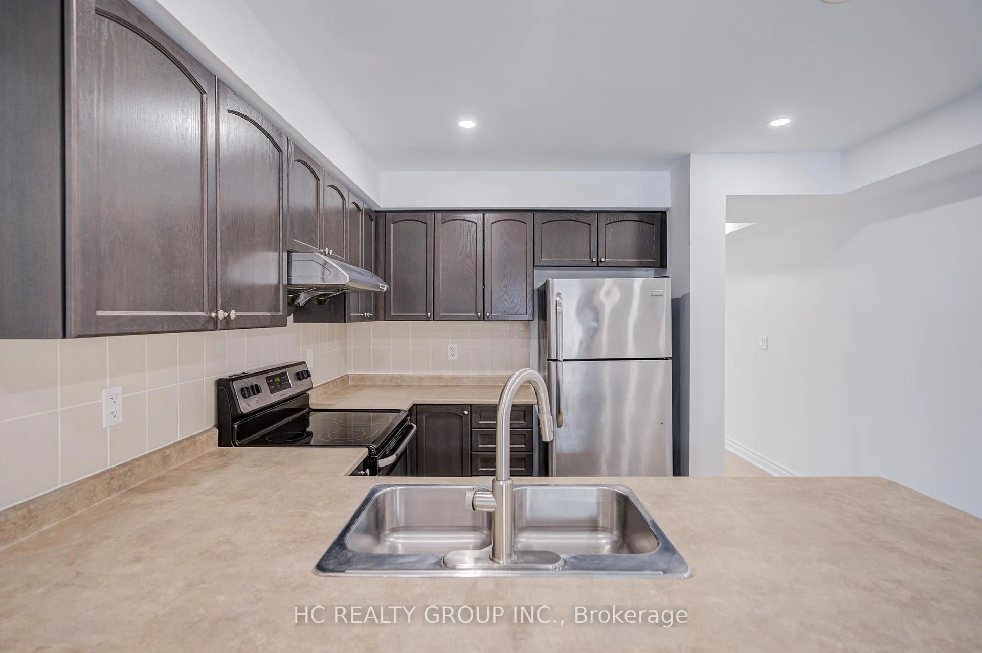 Photo 10 of 5259 Major Mackenzie Drive E, Markham, Berczy — HOMEH
