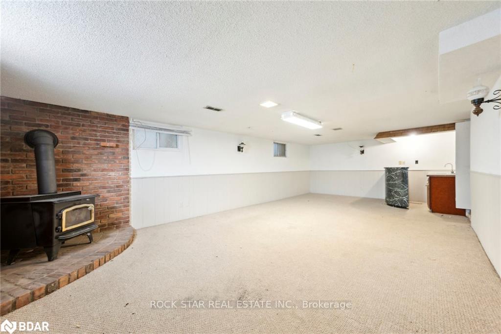 Photo 18 of 73 Bunting Road, St. Catharines, E. Chester — HOMEH