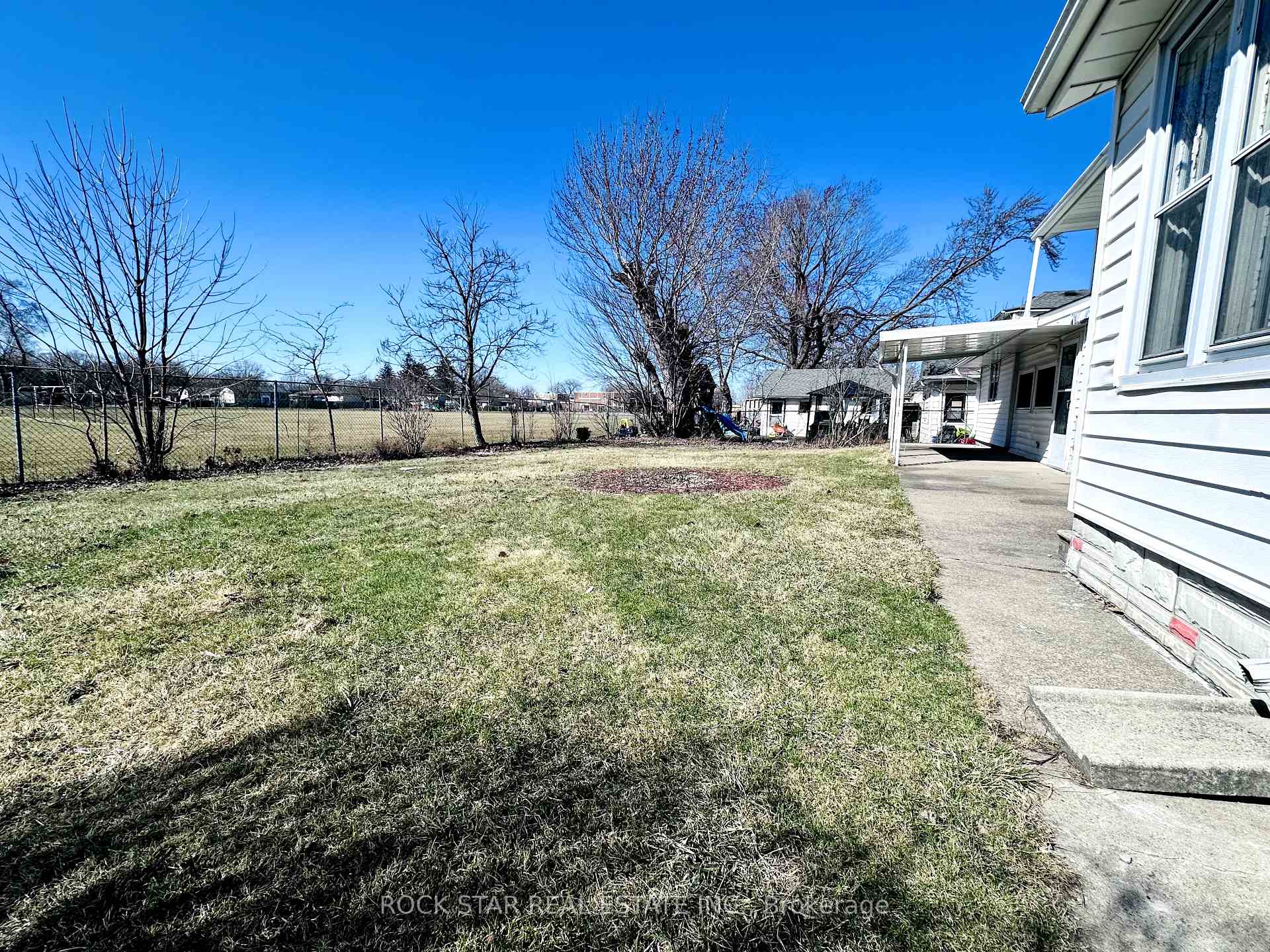 Photo 21 of 73 Bunting Road, St. Catharines, E. Chester — HOMEH
