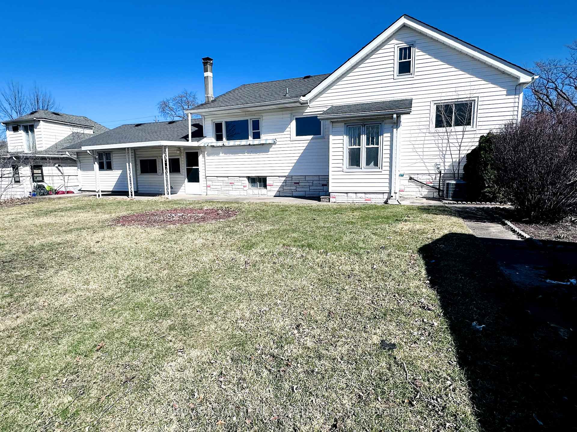 Photo 22 of 73 Bunting Road, St. Catharines, E. Chester — HOMEH