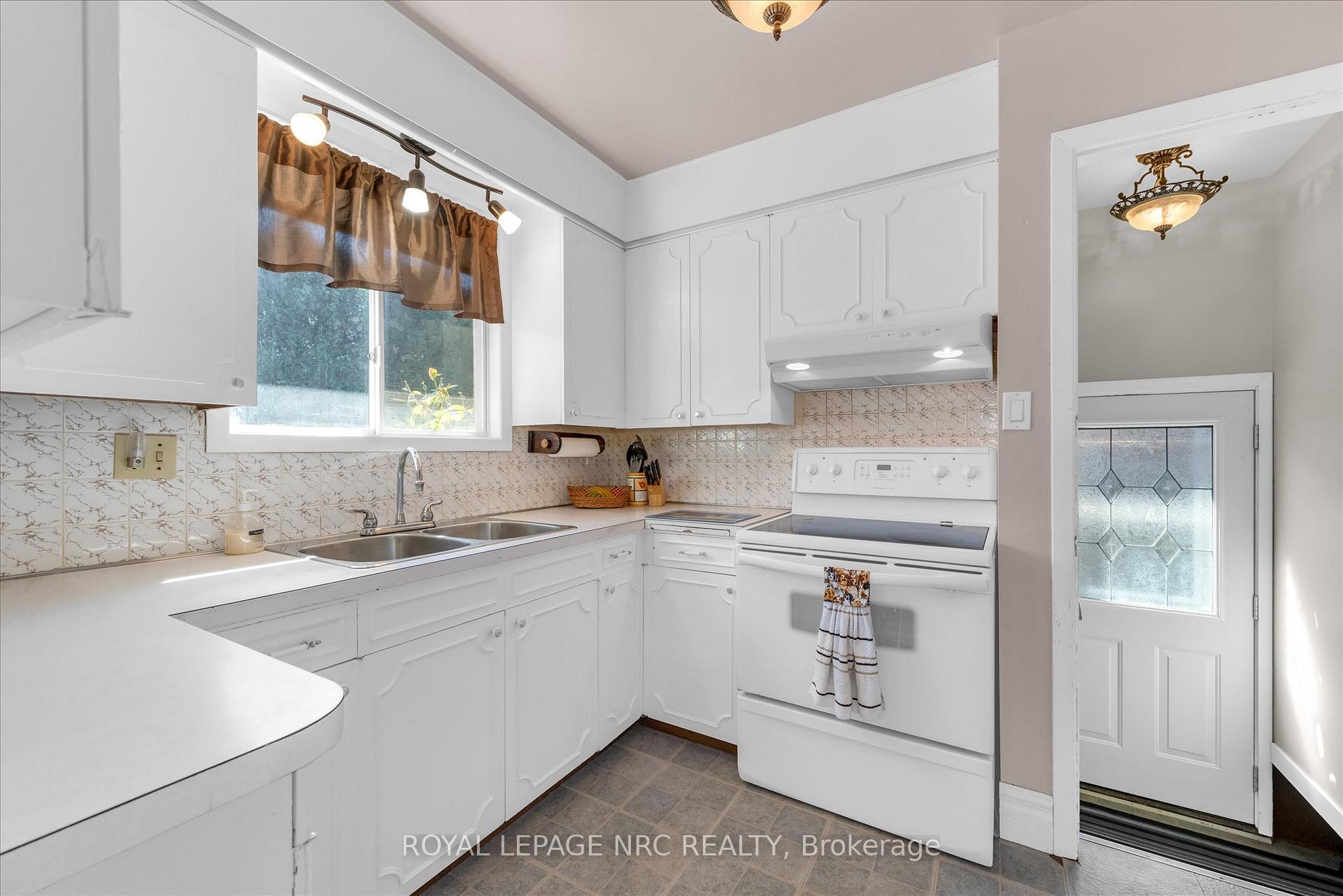 Photo 10 of 59 Croydon Drive, St. Catharines, Lakeshore — HOMEH