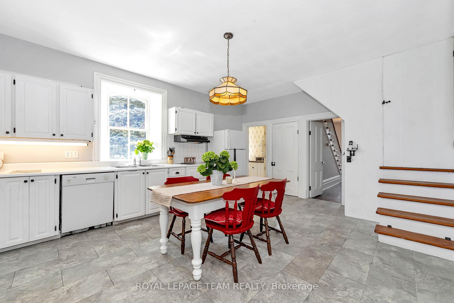 Photo 8 of 8202 Flewellyn Road, Ottawa, Remainder of Stittsville & Area — HOMEH