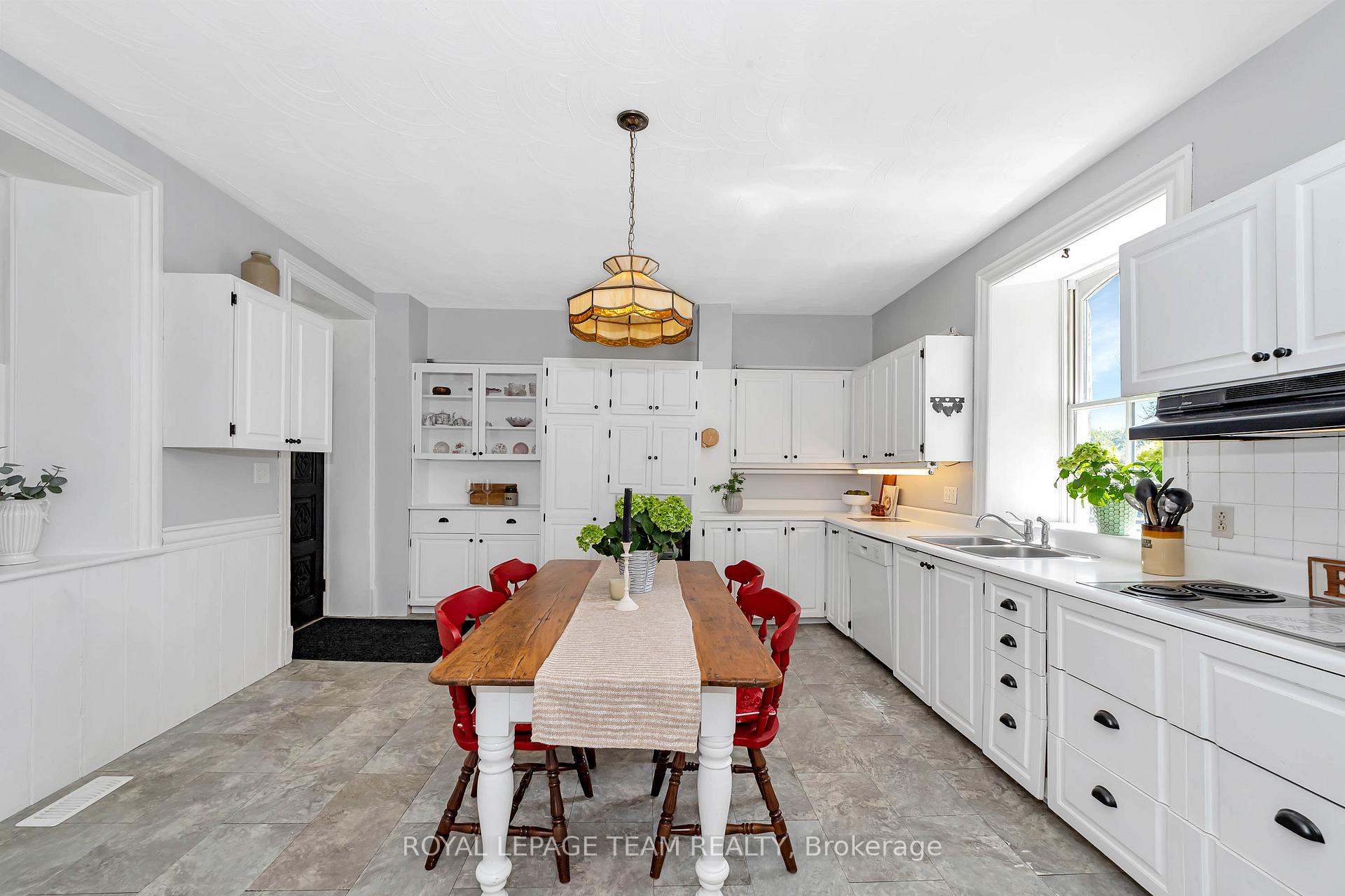 Photo 9 of 8202 Flewellyn Road, Ottawa, Remainder of Stittsville & Area — HOMEH