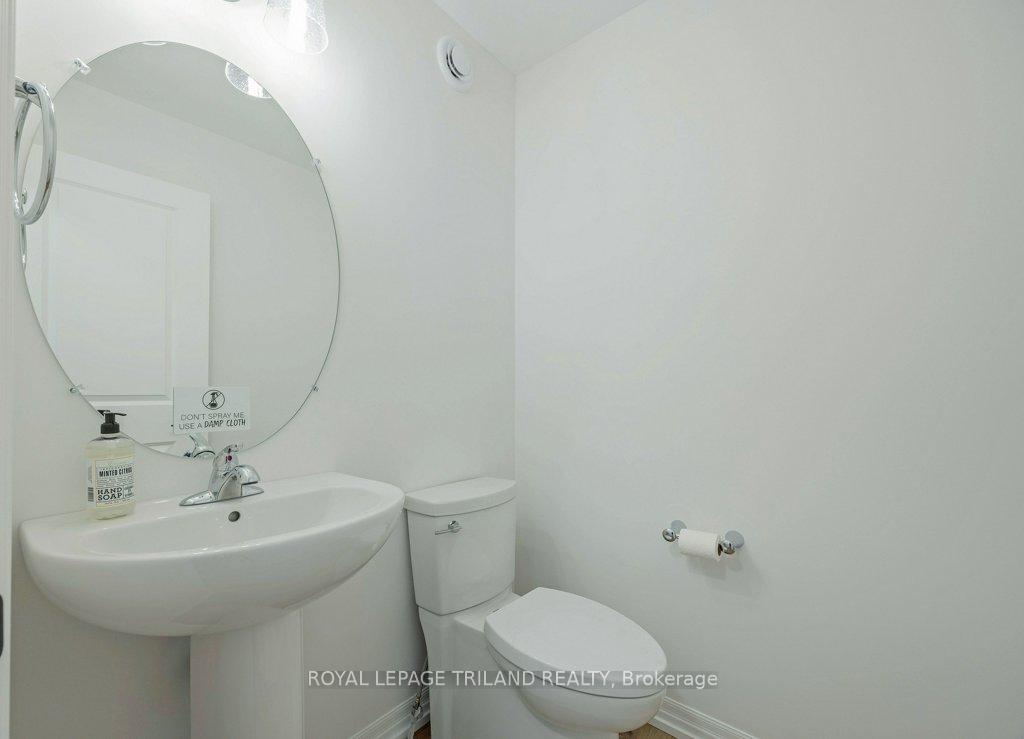 Photo 8 of 133 Empire Parkway, St. Thomas — HOMEH