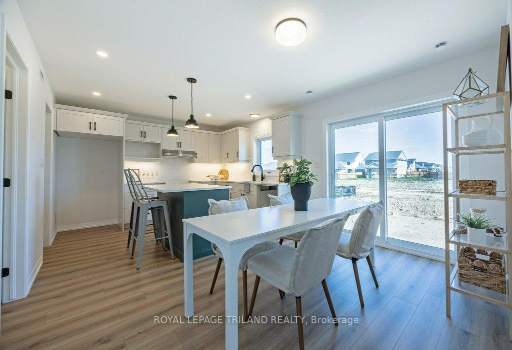 Photo 12 of 133 Empire Parkway, St. Thomas — HOMEH