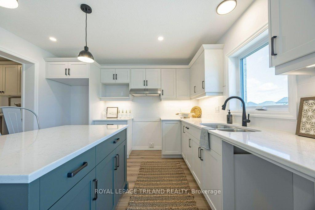 Photo 15 of 133 Empire Parkway, St. Thomas — HOMEH