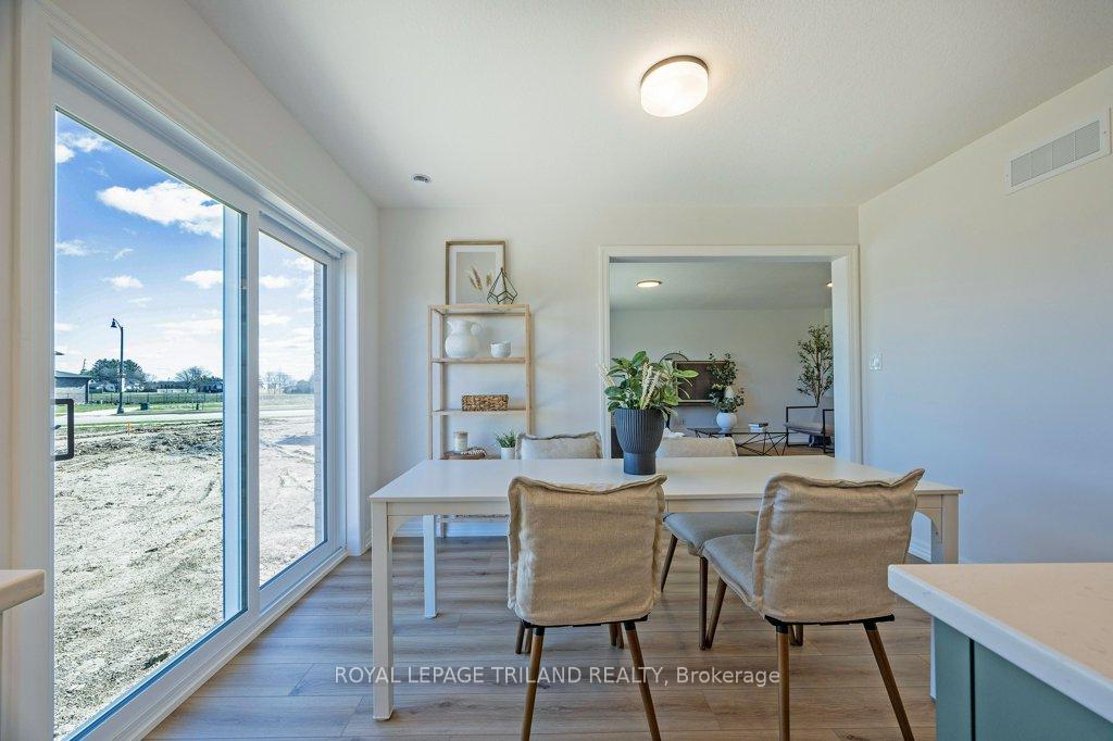 Photo 19 of 133 Empire Parkway, St. Thomas — HOMEH