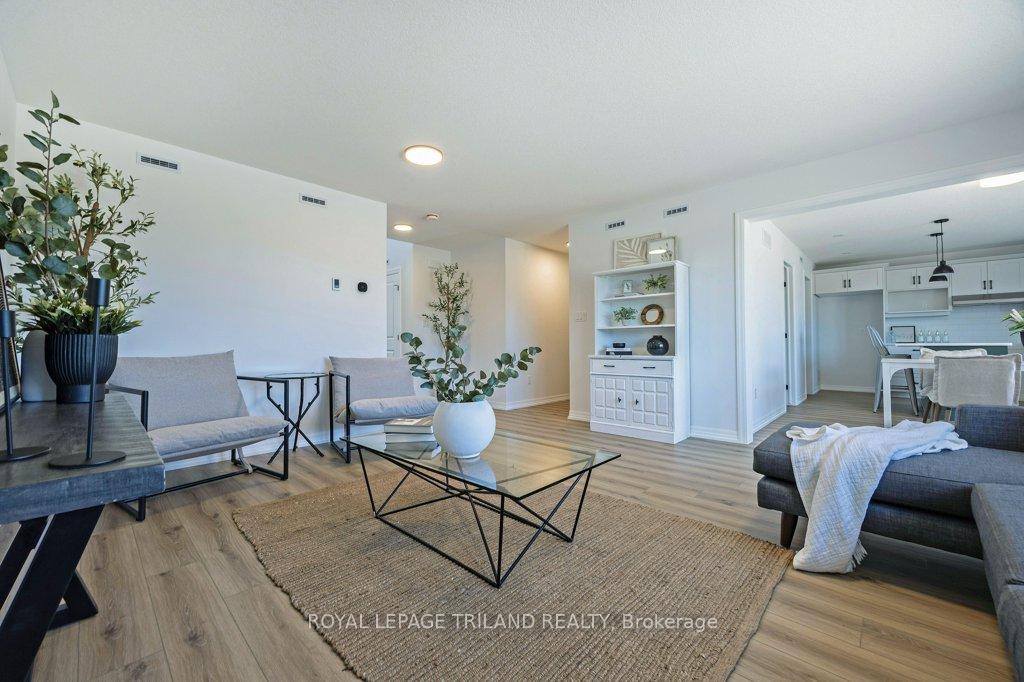 Photo 26 of 133 Empire Parkway, St. Thomas — HOMEH