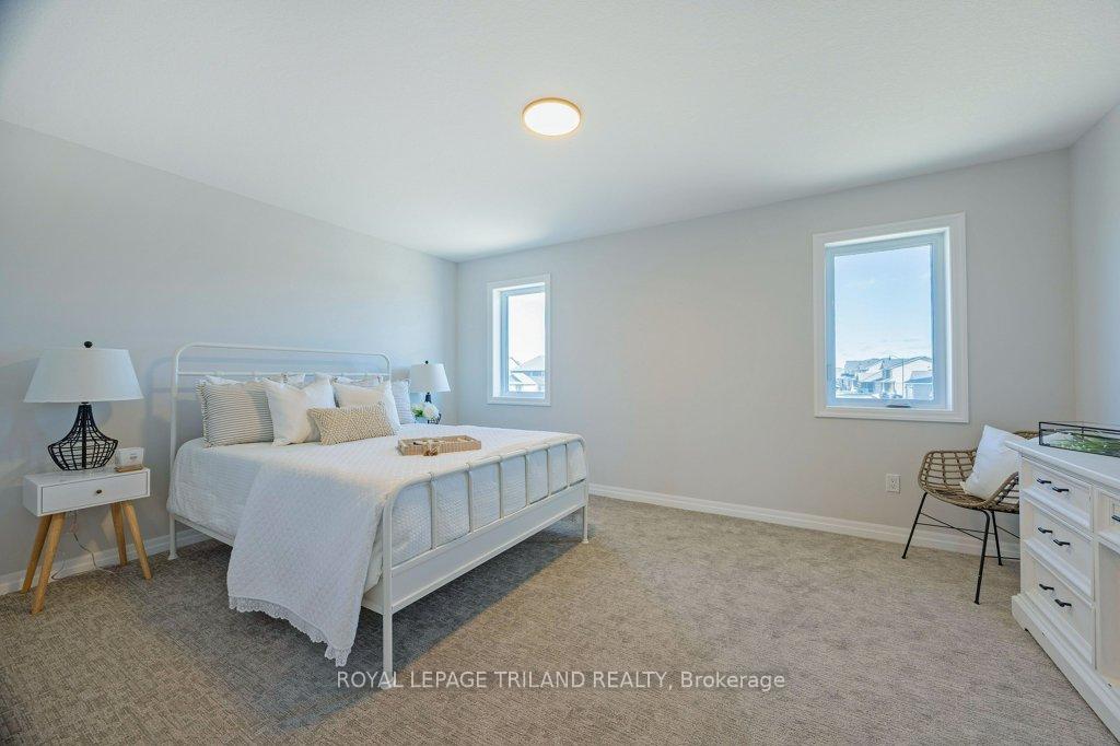 Photo 27 of 133 Empire Parkway, St. Thomas — HOMEH