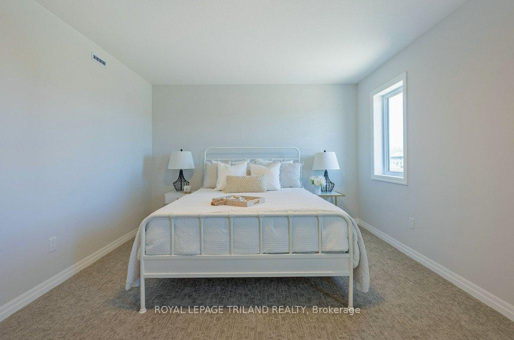 Photo 28 of 133 Empire Parkway, St. Thomas — HOMEH