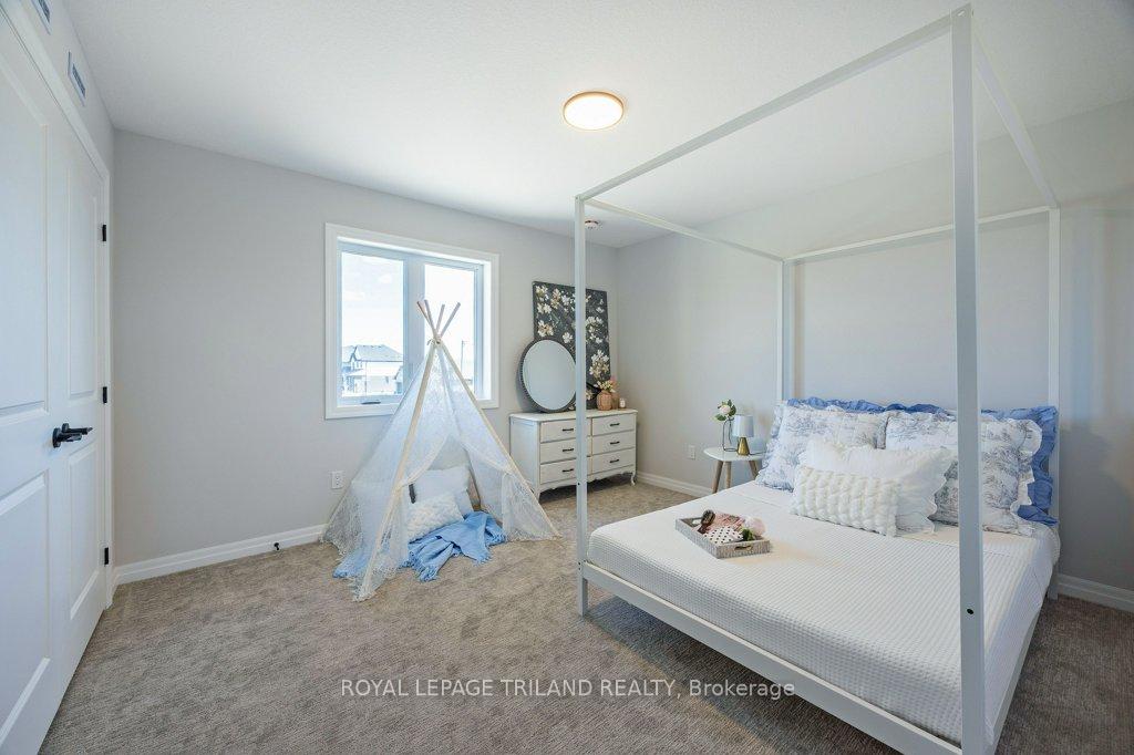 Photo 36 of 133 Empire Parkway, St. Thomas — HOMEH
