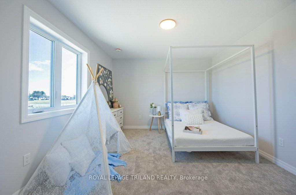 Photo 37 of 133 Empire Parkway, St. Thomas — HOMEH