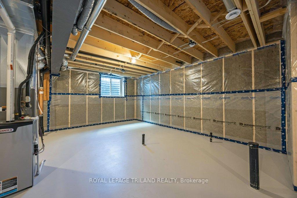 Photo 43 of 133 Empire Parkway, St. Thomas — HOMEH