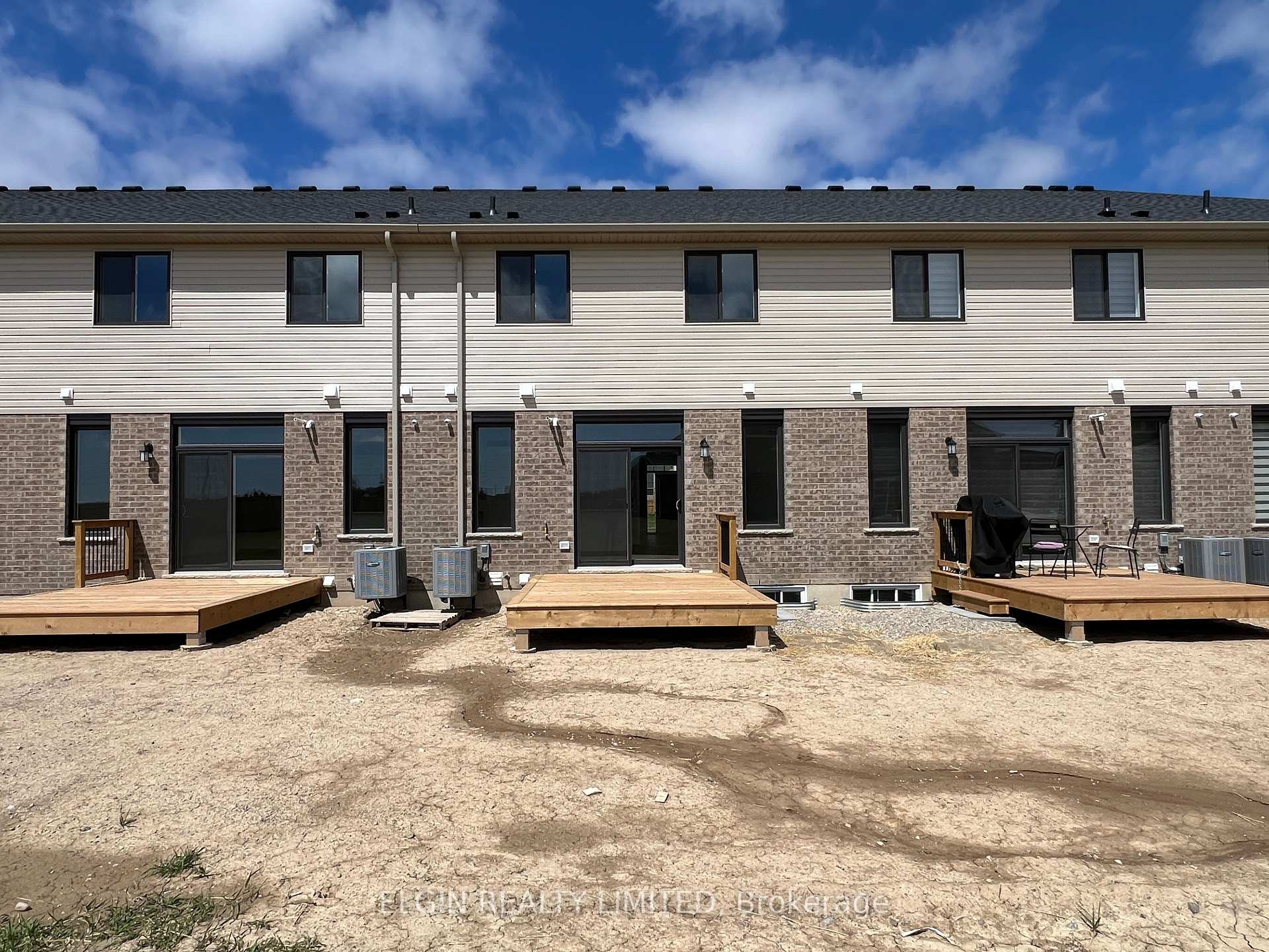 Photo 2 of 225 Renaissance Drive, St. Thomas — HOMEH