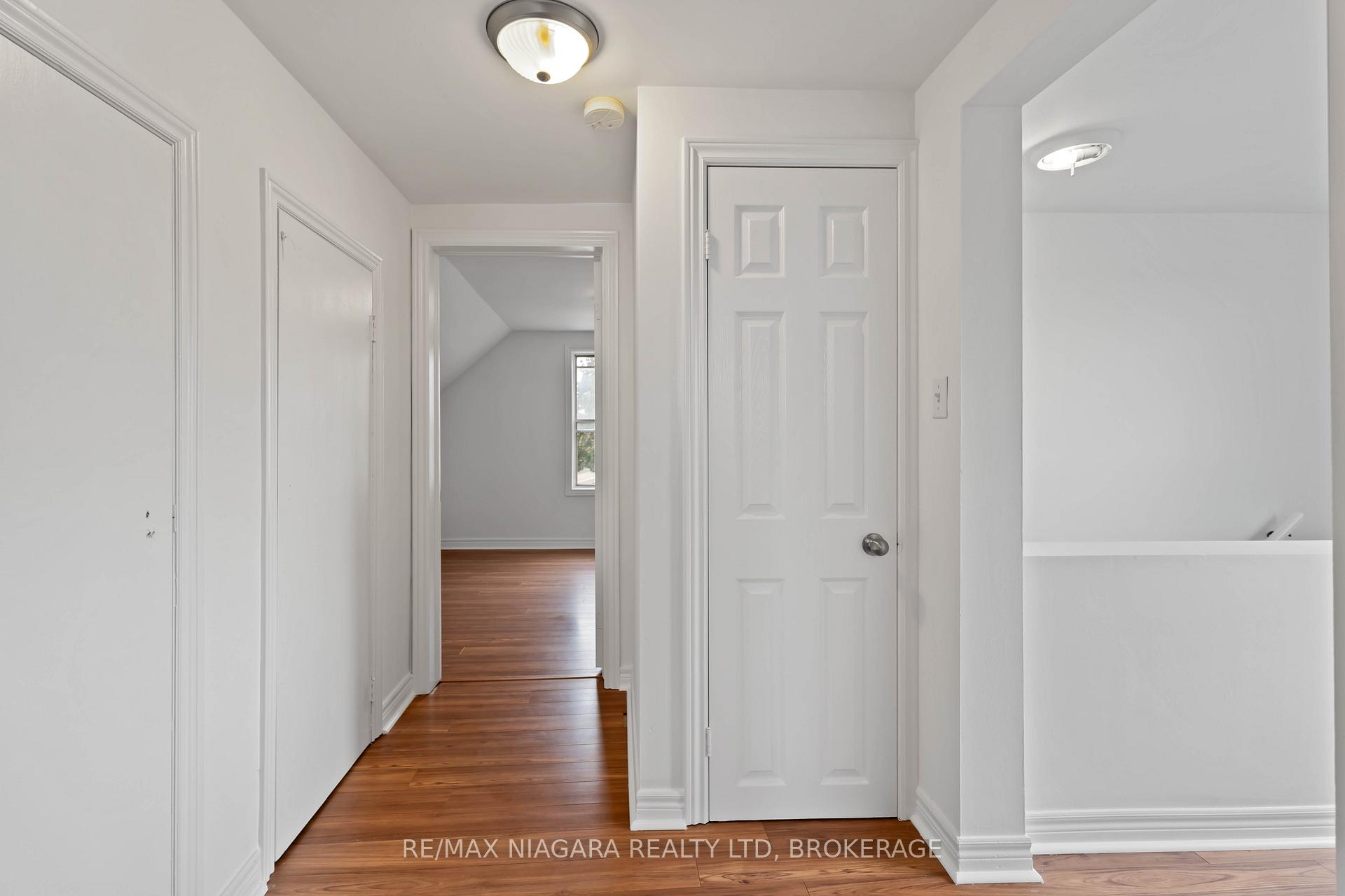 Photo 16 of 21 Maywood Avenue, St. Catharines, Haig — HOMEH