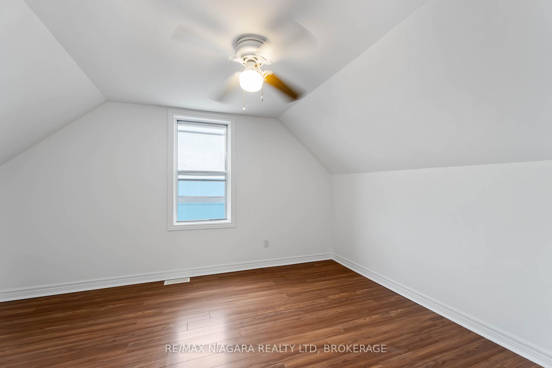 Photo 17 of 21 Maywood Avenue, St. Catharines, Haig — HOMEH