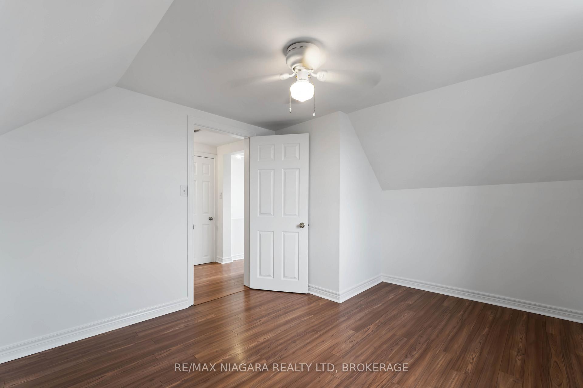 Photo 18 of 21 Maywood Avenue, St. Catharines, Haig — HOMEH
