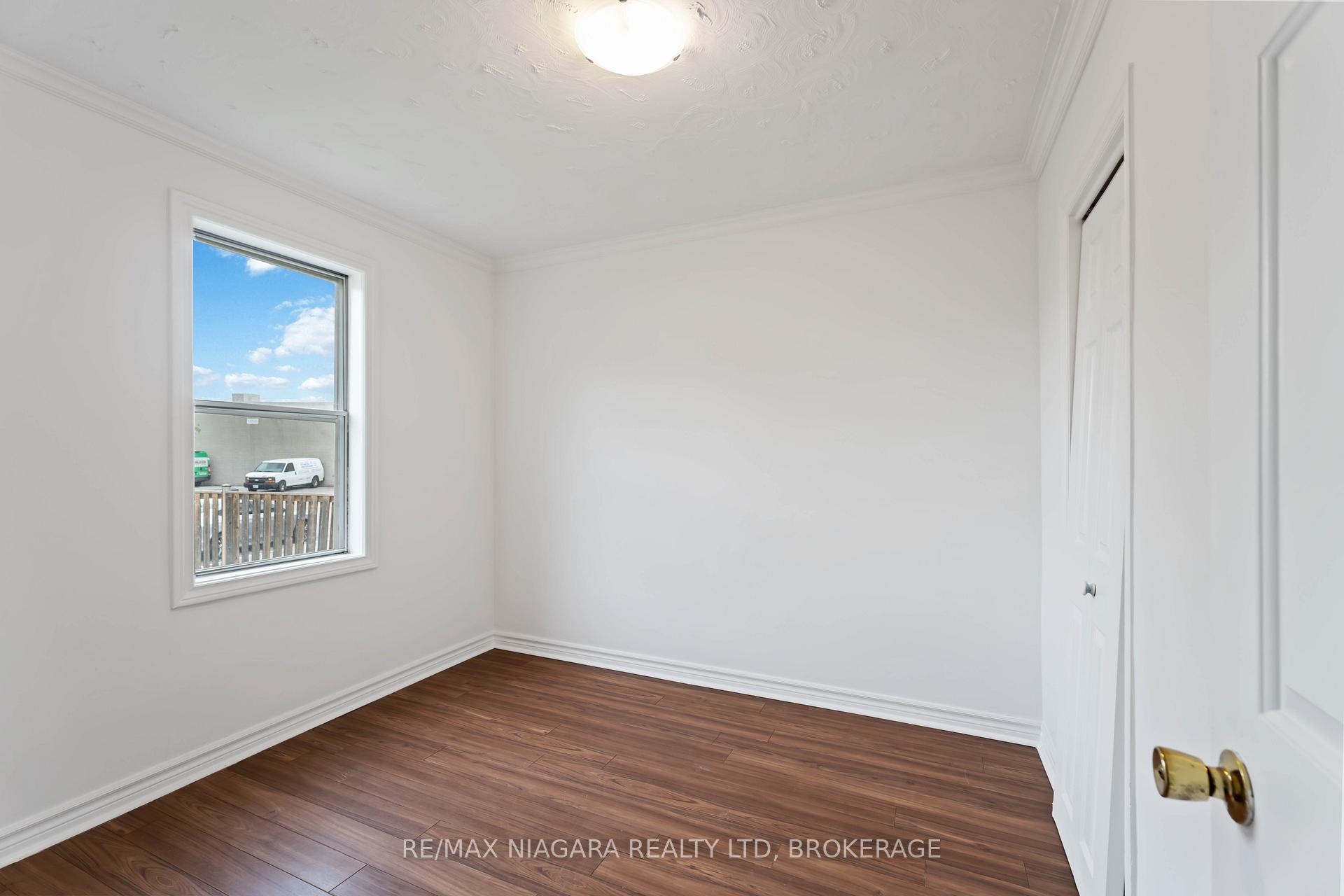 Photo 21 of 21 Maywood Avenue, St. Catharines, Haig — HOMEH