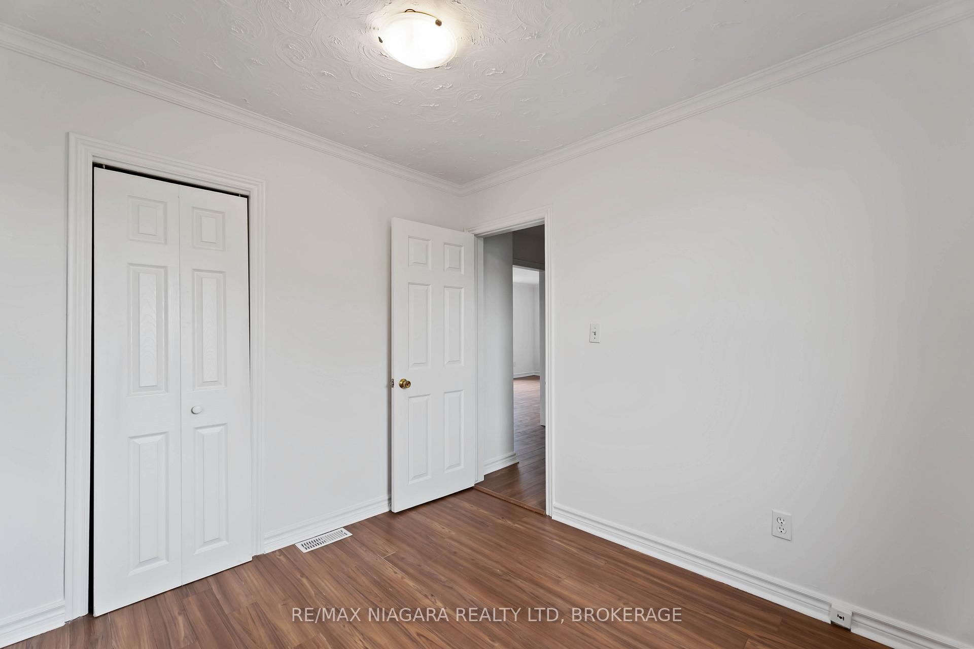 Photo 22 of 21 Maywood Avenue, St. Catharines, Haig — HOMEH