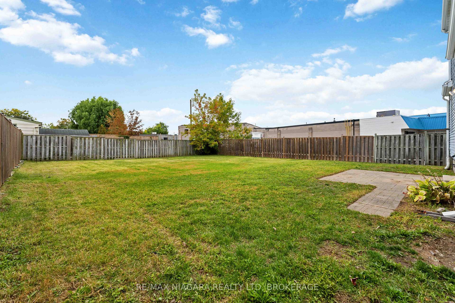 Photo 23 of 21 Maywood Avenue, St. Catharines, Haig — HOMEH