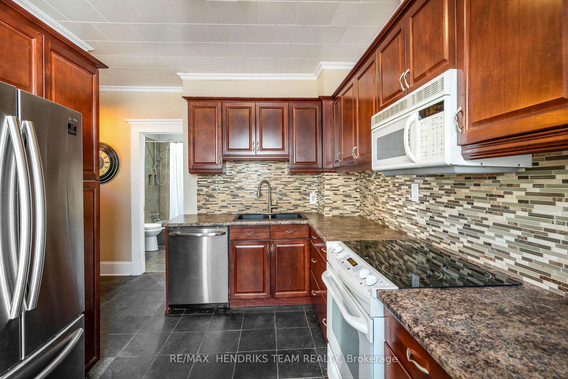 Photo 10 of 4 Ravine Road, St. Catharines, Oakdale — HOMEH