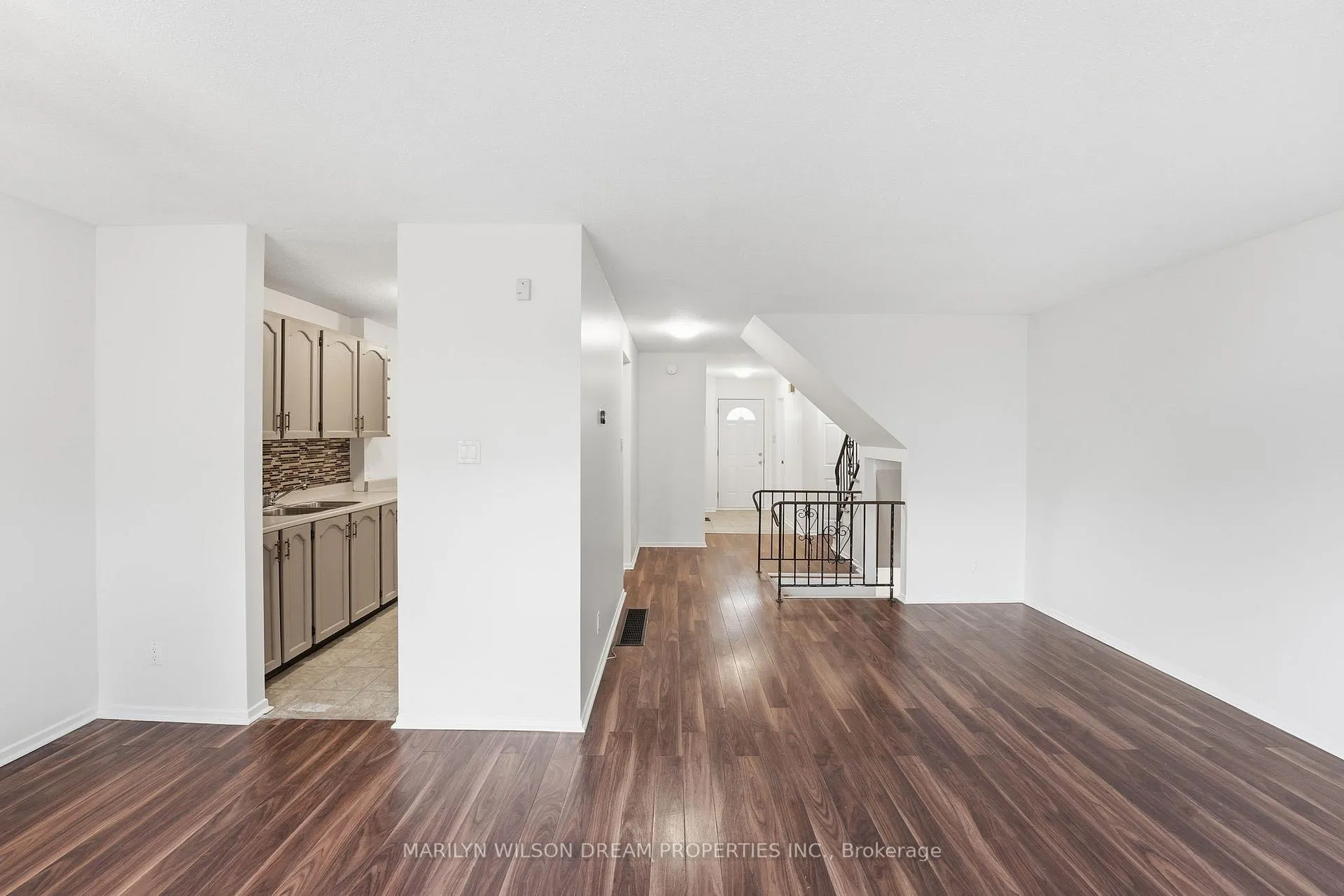 Photo 4 of Unit 54, 403 Miranda Private, Ottawa, Carson Meadows — HOMEH