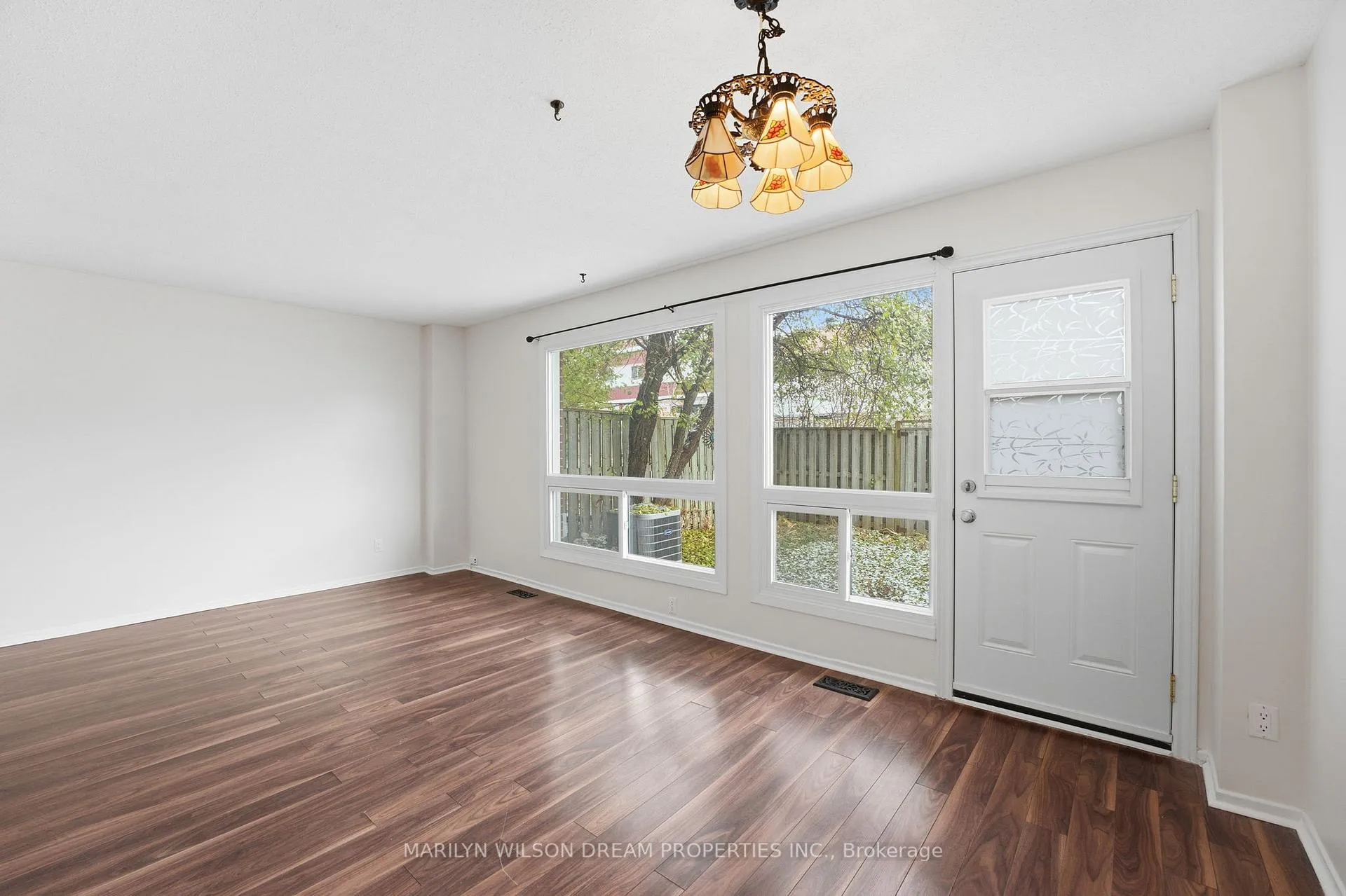 Photo 9 of Unit 54, 403 Miranda Private, Ottawa, Carson Meadows — HOMEH