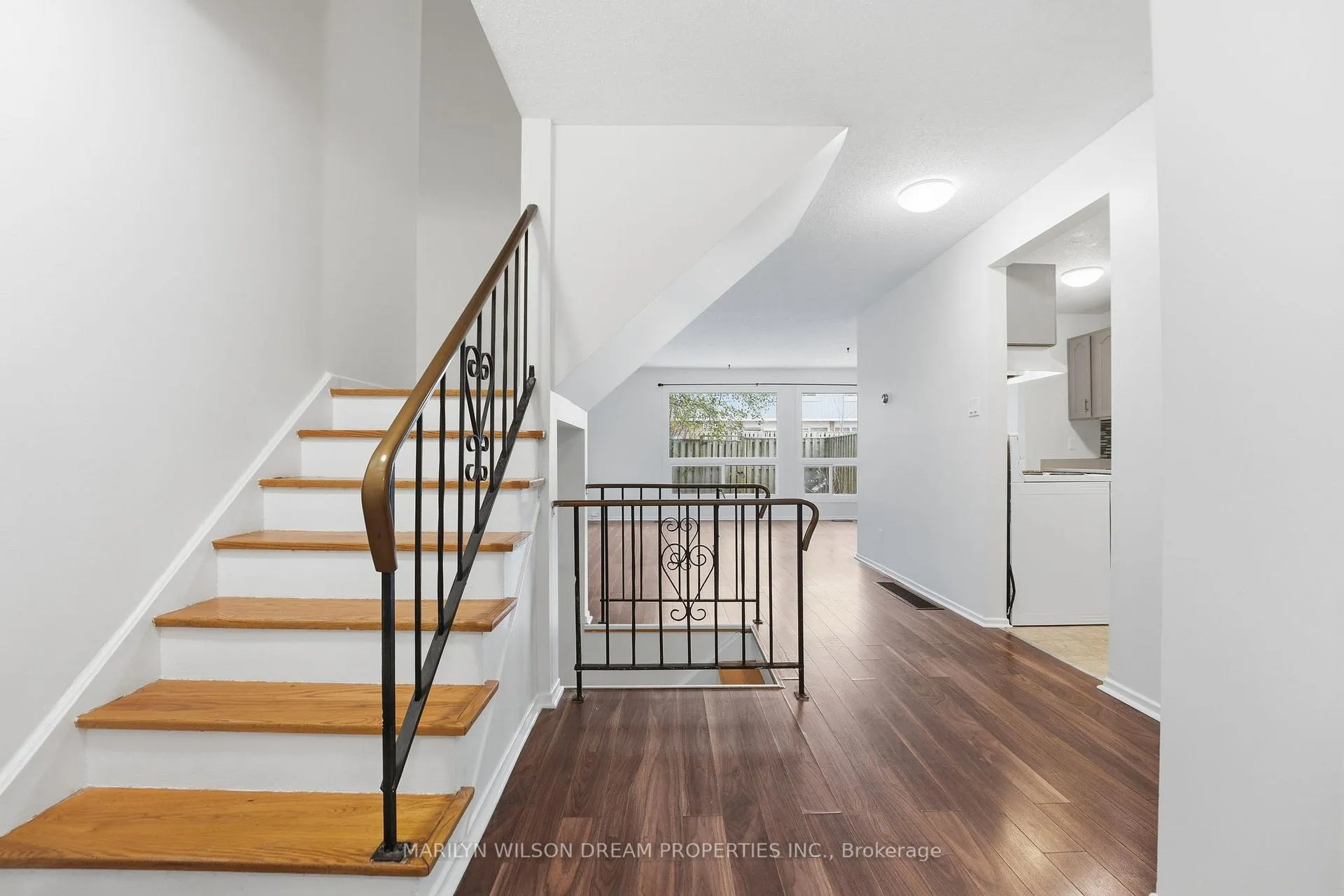 Photo 15 of Unit 54, 403 Miranda Private, Ottawa, Carson Meadows — HOMEH