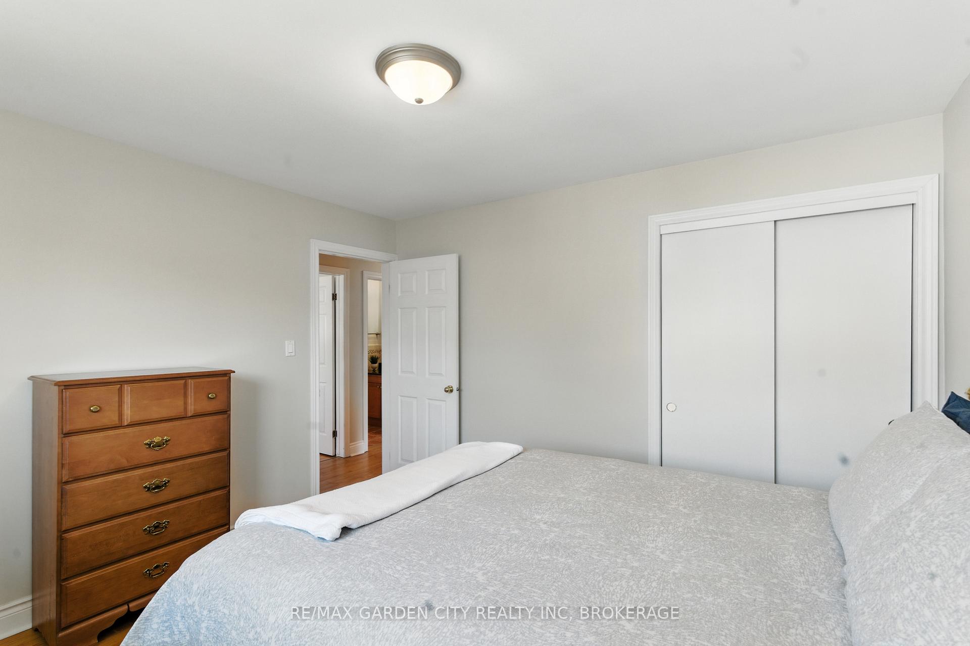 Photo 19 of 28 Faye Crescent, St. Catharines, Lakeport — HOMEH