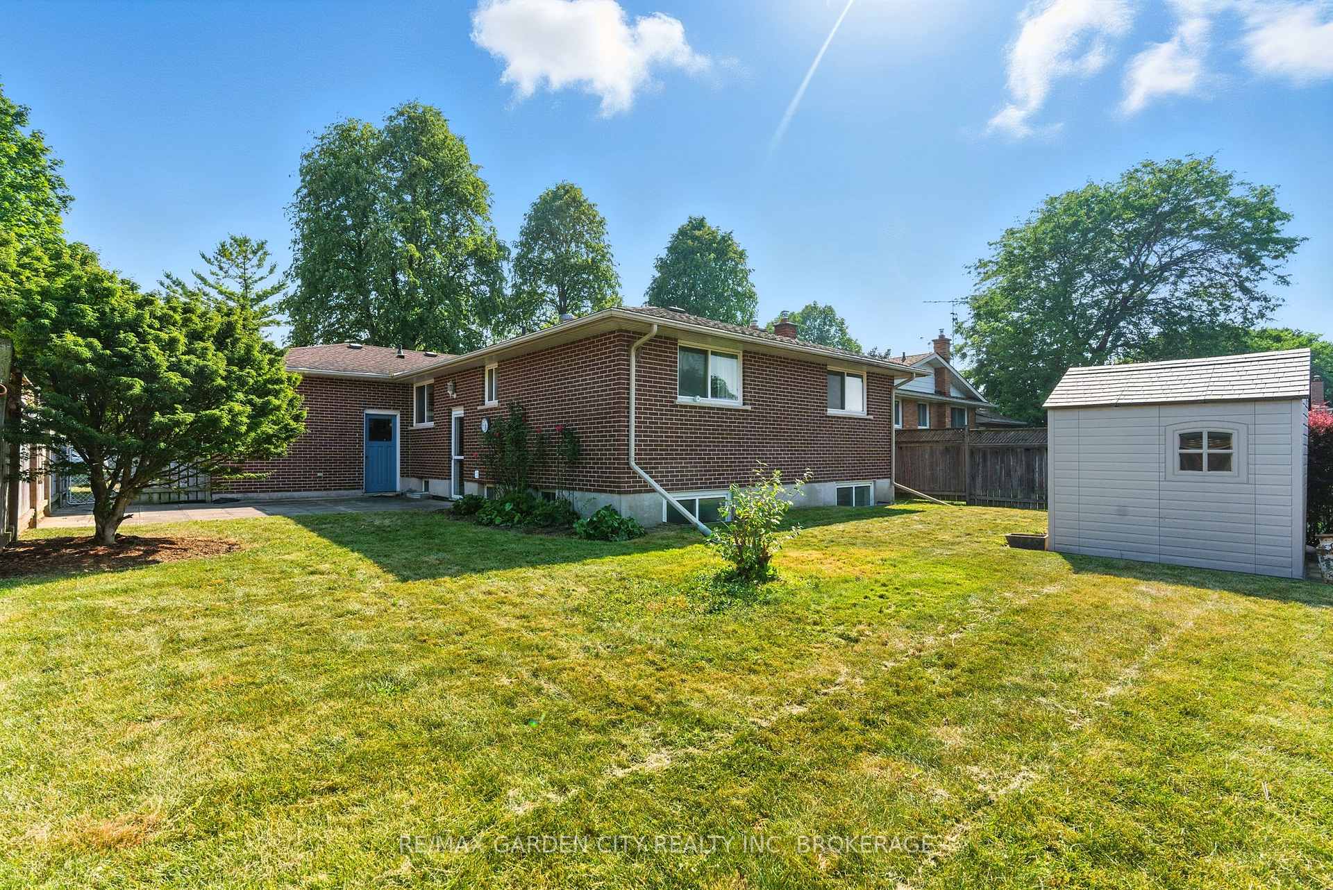 Photo 37 of 28 Faye Crescent, St. Catharines, Lakeport — HOMEH