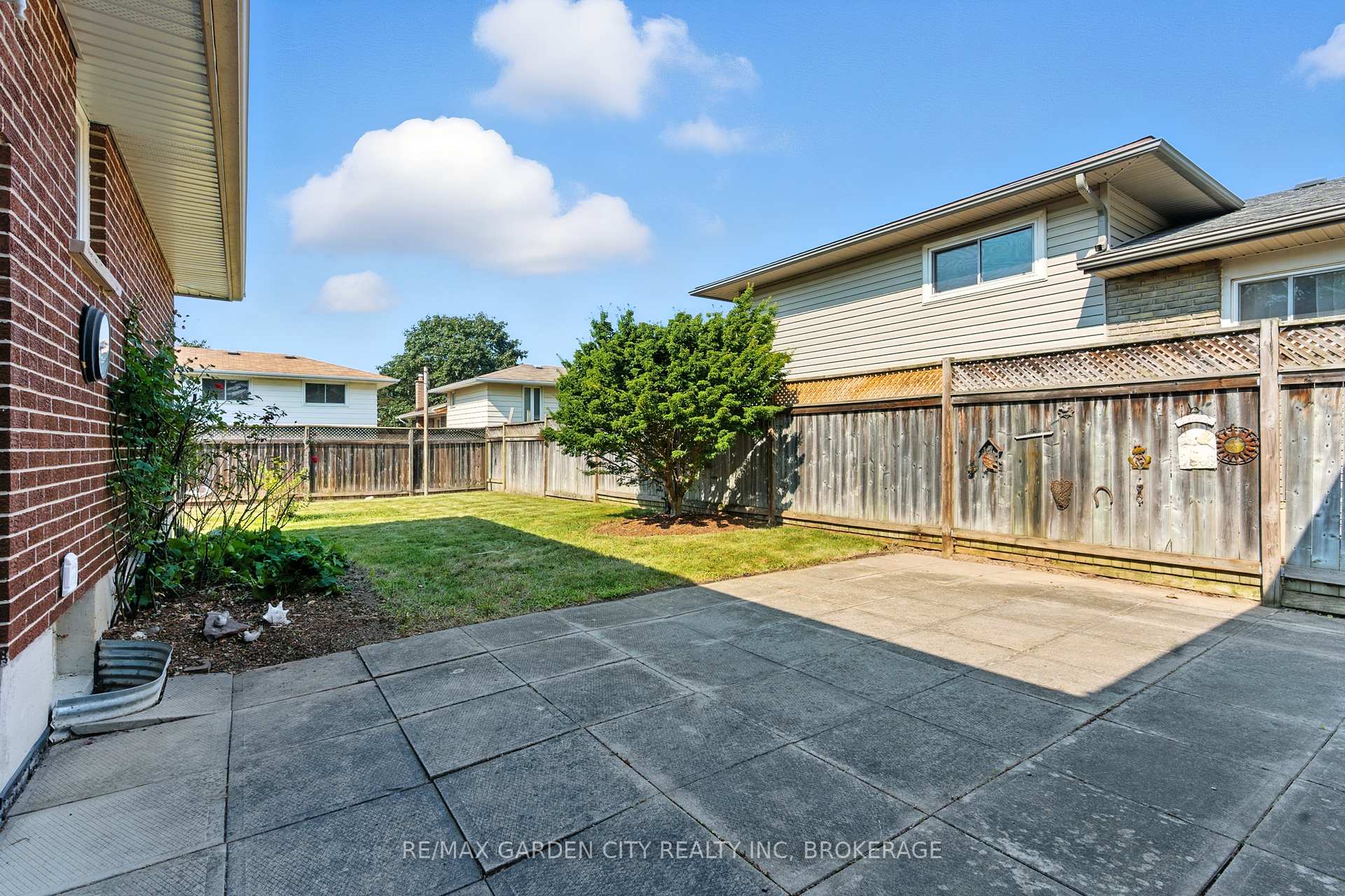Photo 41 of 28 Faye Crescent, St. Catharines, Lakeport — HOMEH