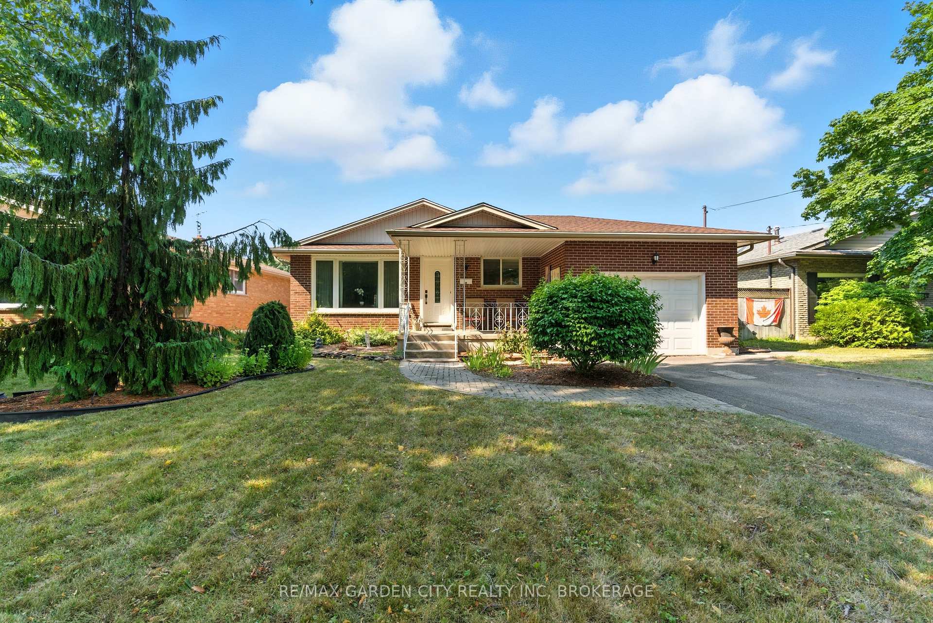 Photo 43 of 28 Faye Crescent, St. Catharines, Lakeport — HOMEH