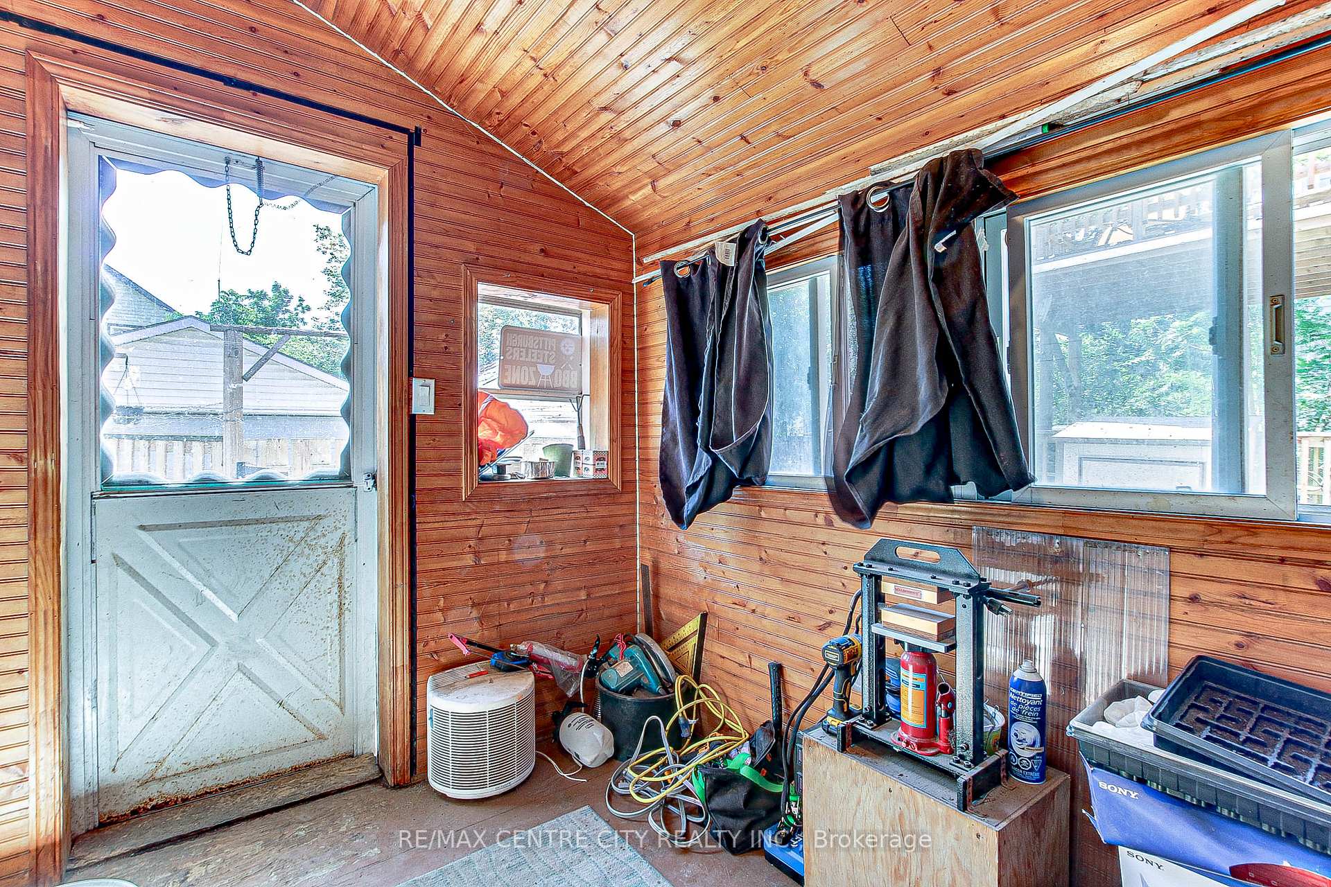 Photo 10 of 51 East Street, St. Thomas — HOMEH