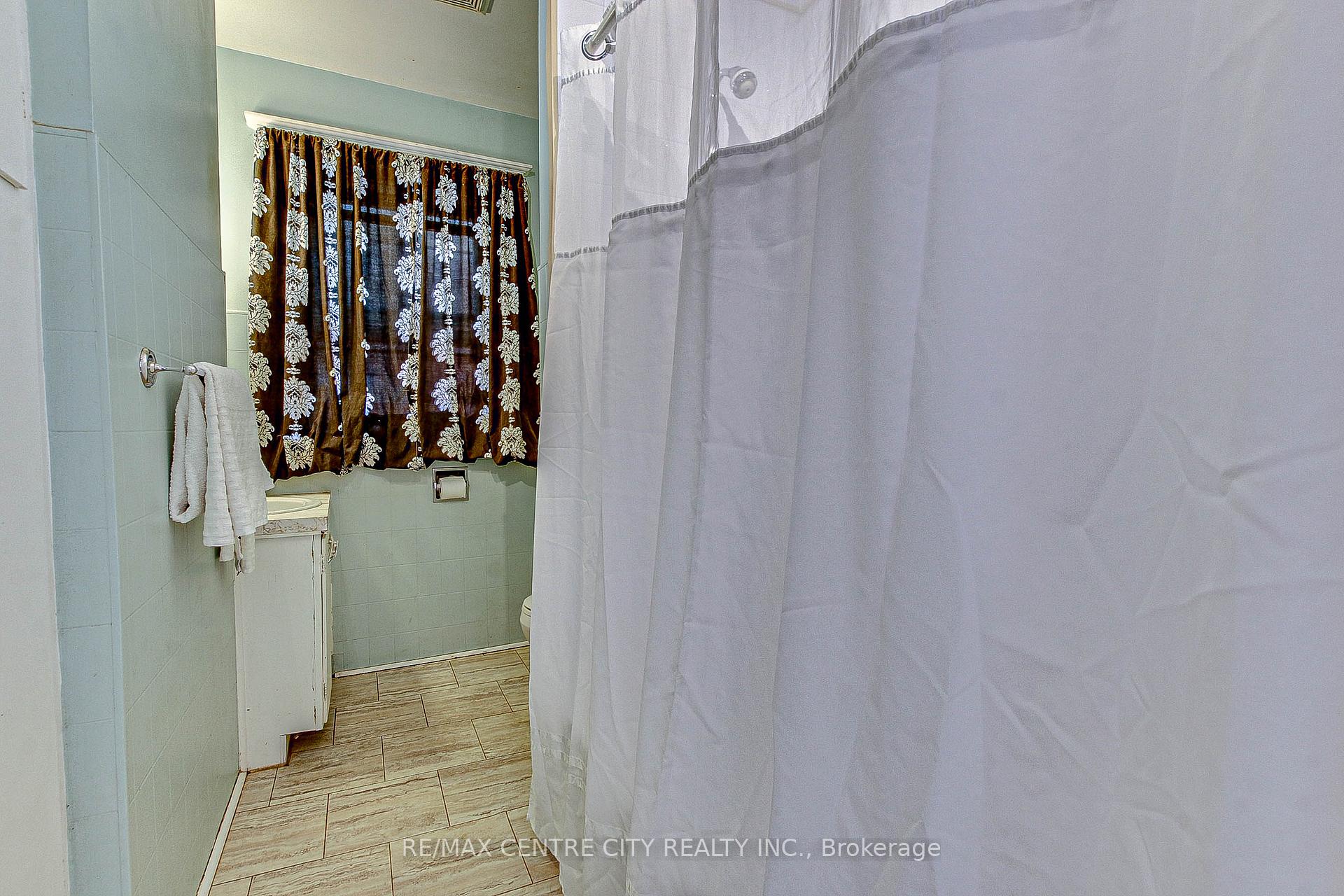 Photo 11 of 51 East Street, St. Thomas — HOMEH