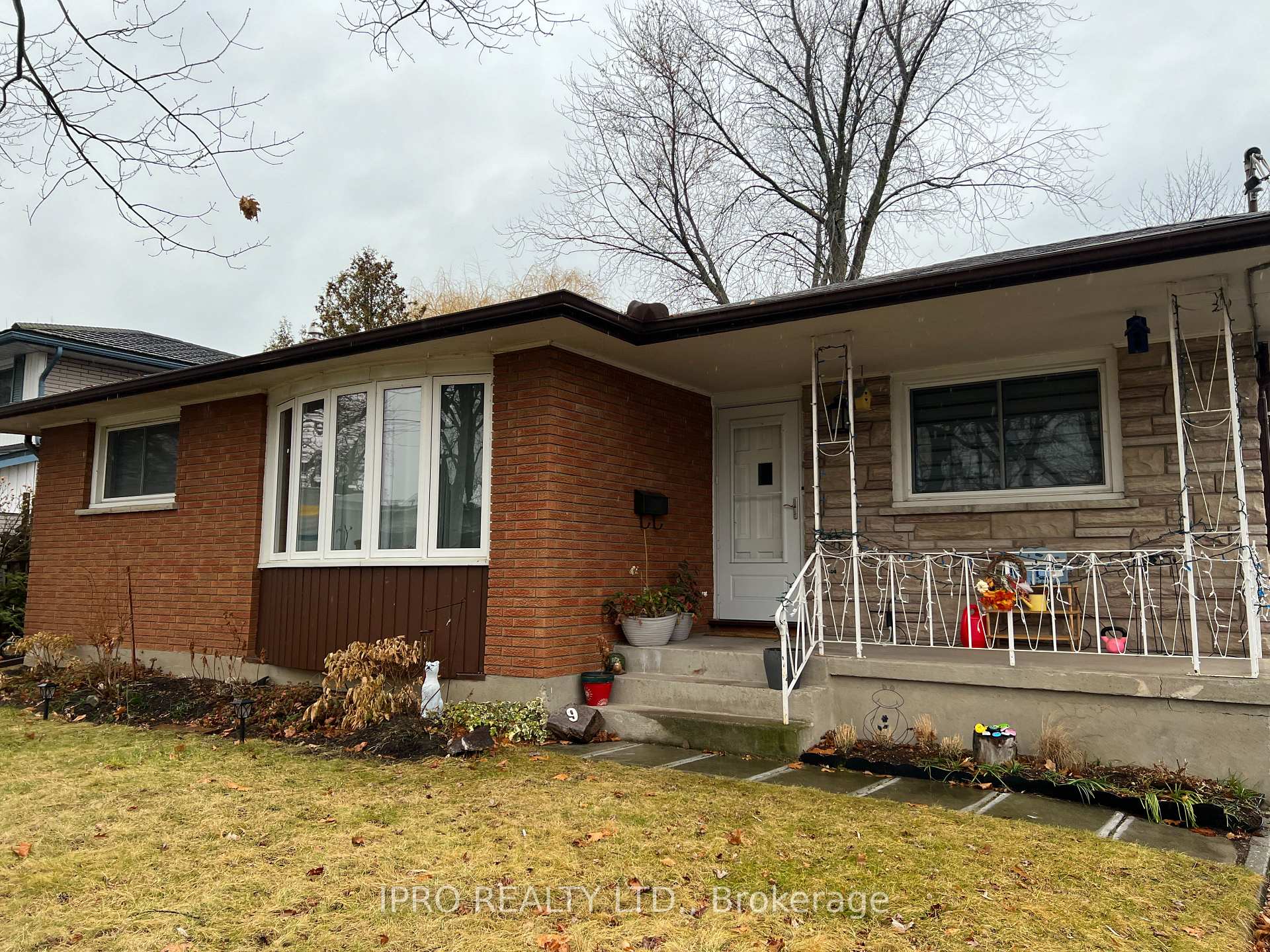 Photo 45 of 9 Kennedy Avenue, St. Catharines, Vine/Linwell — HOMEH