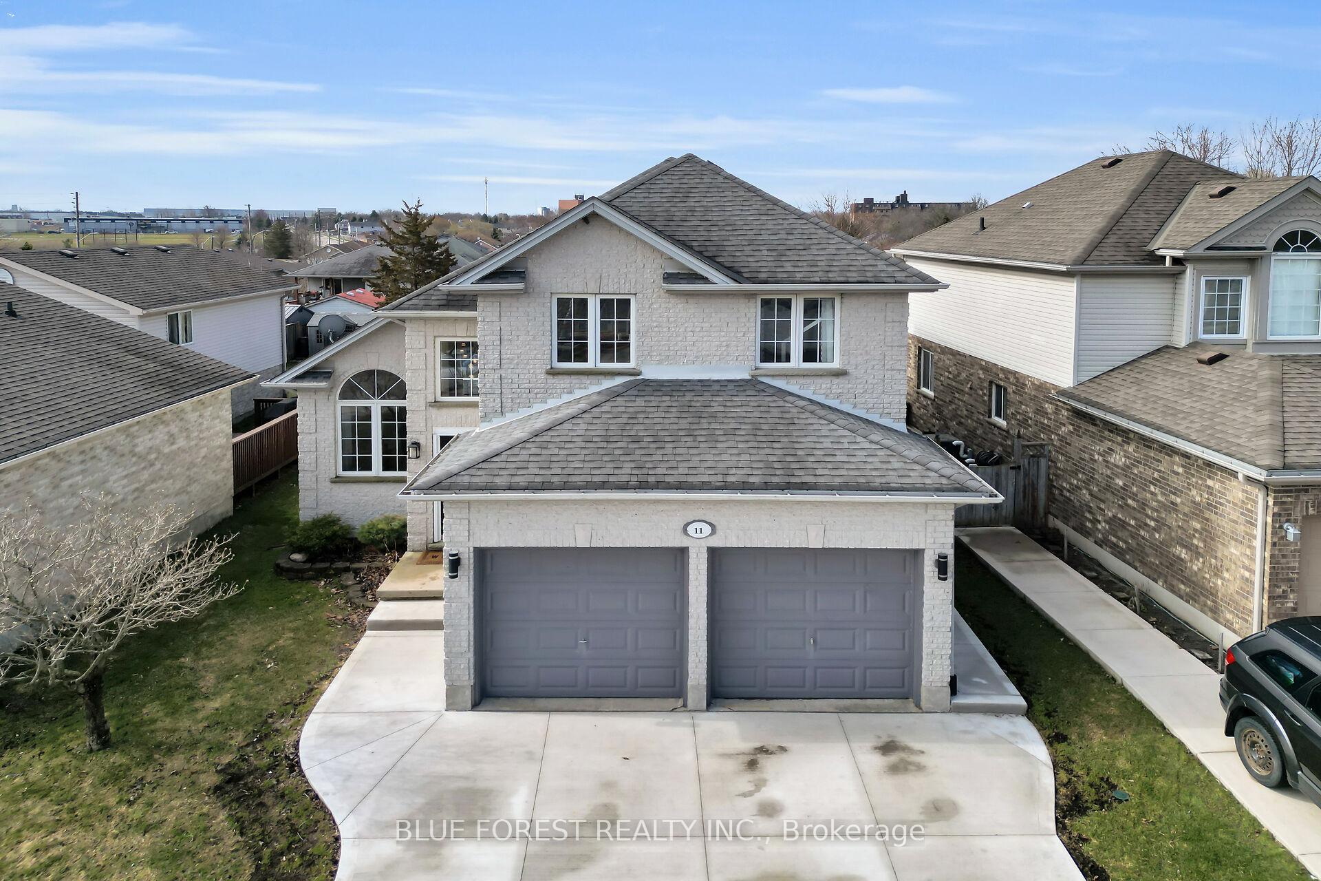 Photo 1 of 11 Ponsford Place, St. Thomas — HOMEH
