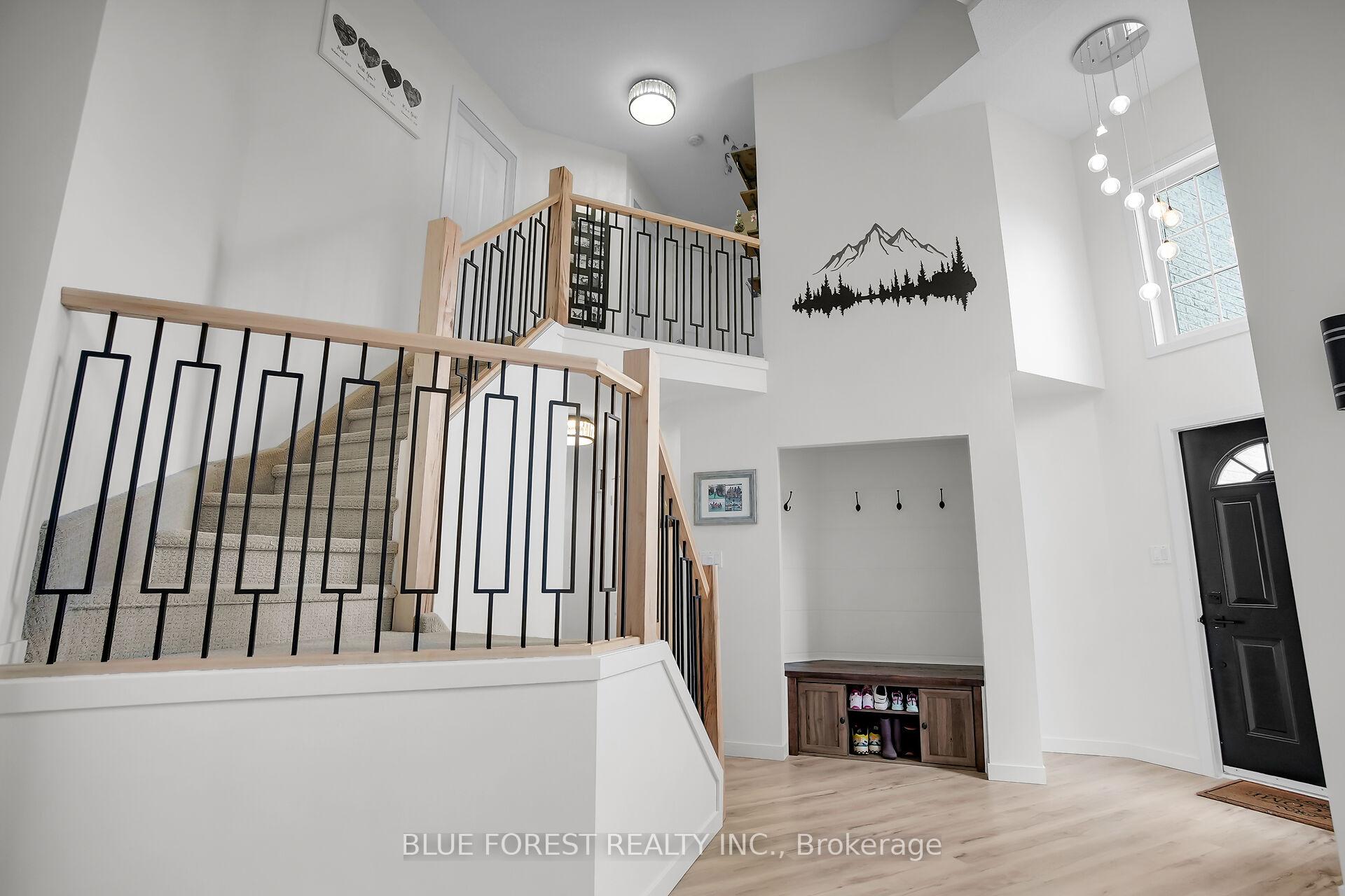 Photo 4 of 11 Ponsford Place, St. Thomas — HOMEH
