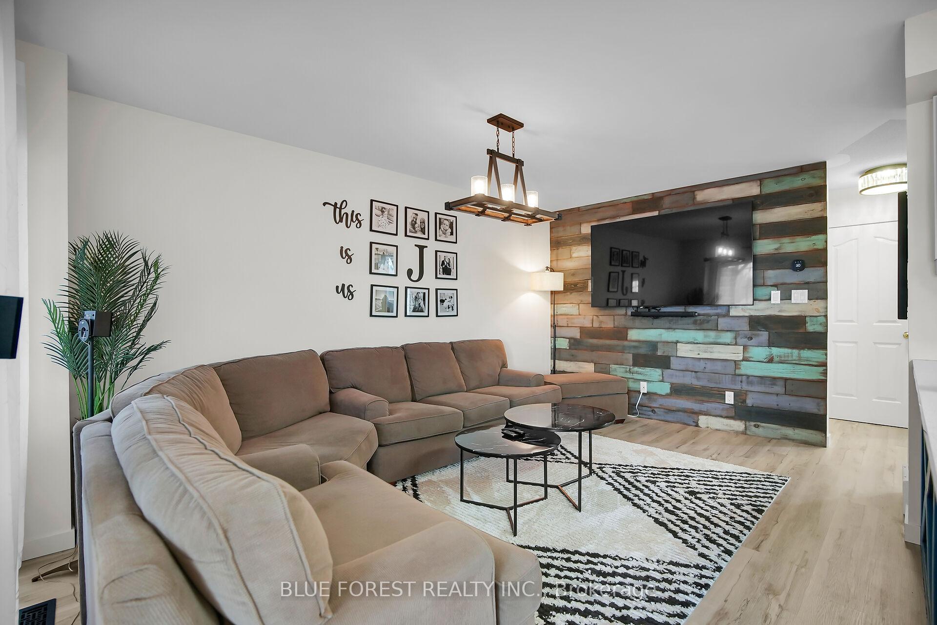 Photo 13 of 11 Ponsford Place, St. Thomas — HOMEH