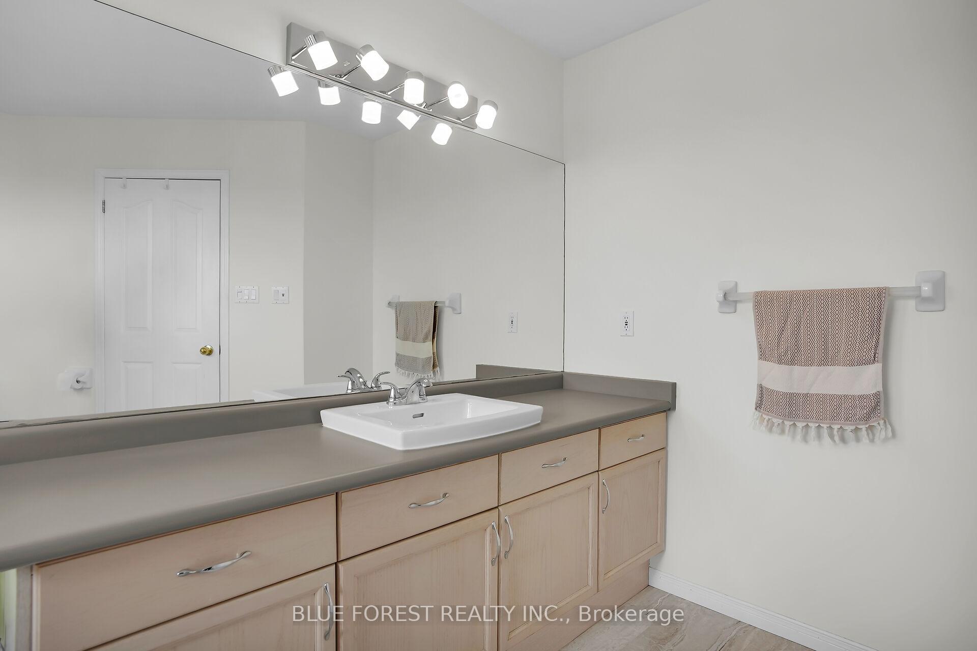 Photo 17 of 11 Ponsford Place, St. Thomas — HOMEH