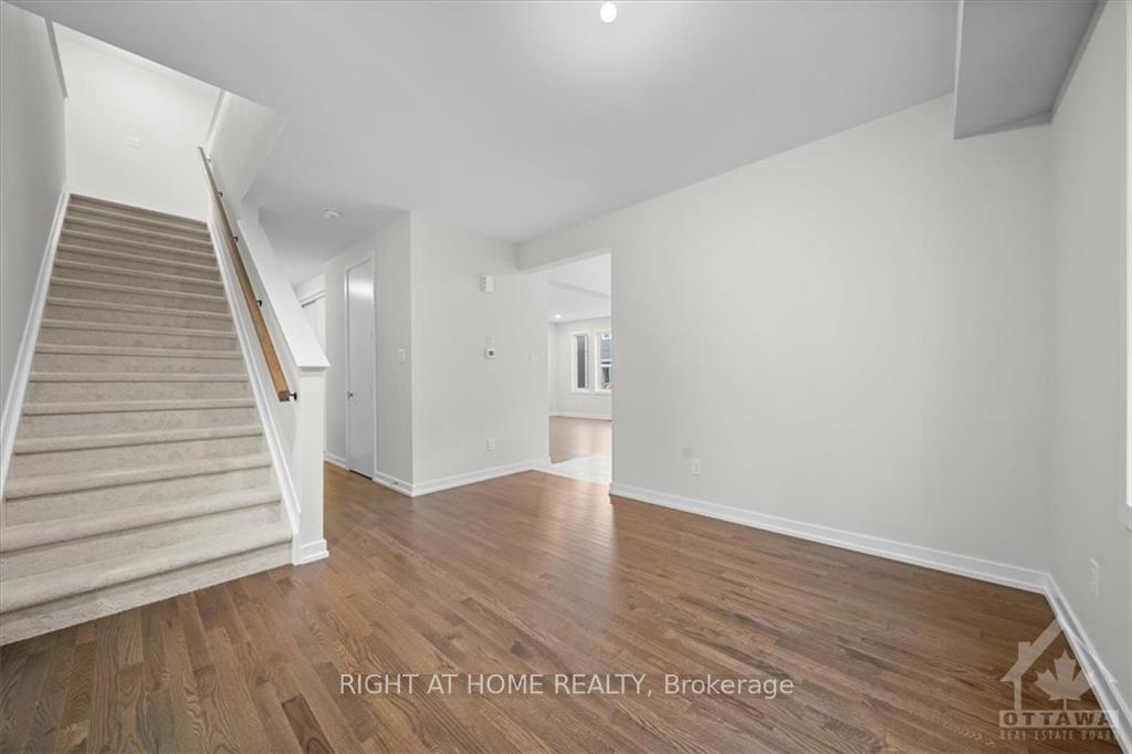 Photo 4 of 74 Hackamore Crescent, Ottawa, Goulbourn Twp From Franktown Rd/South To Rideau — HOMEH