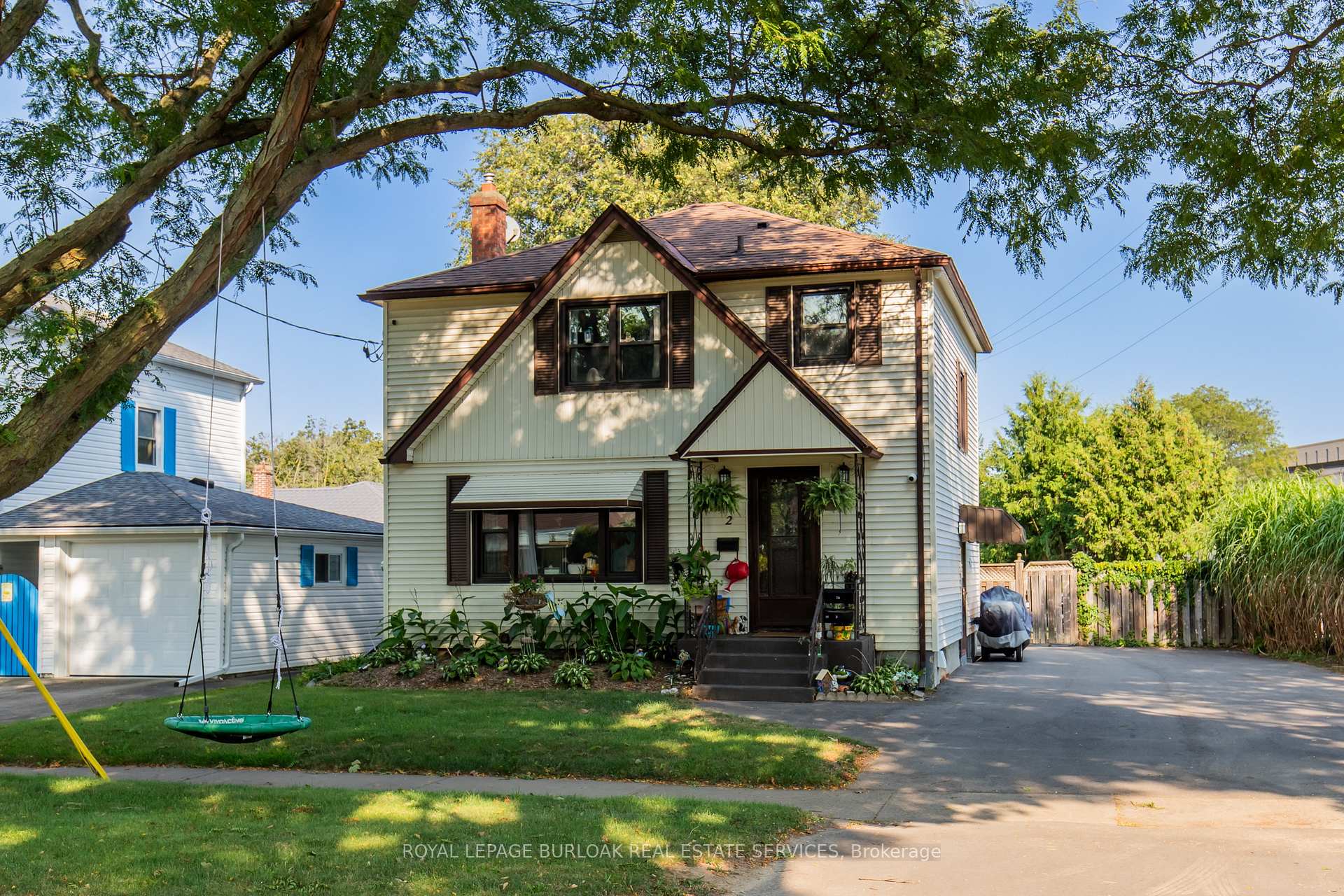 Front of Unit C, 2 Thorndale Avenue