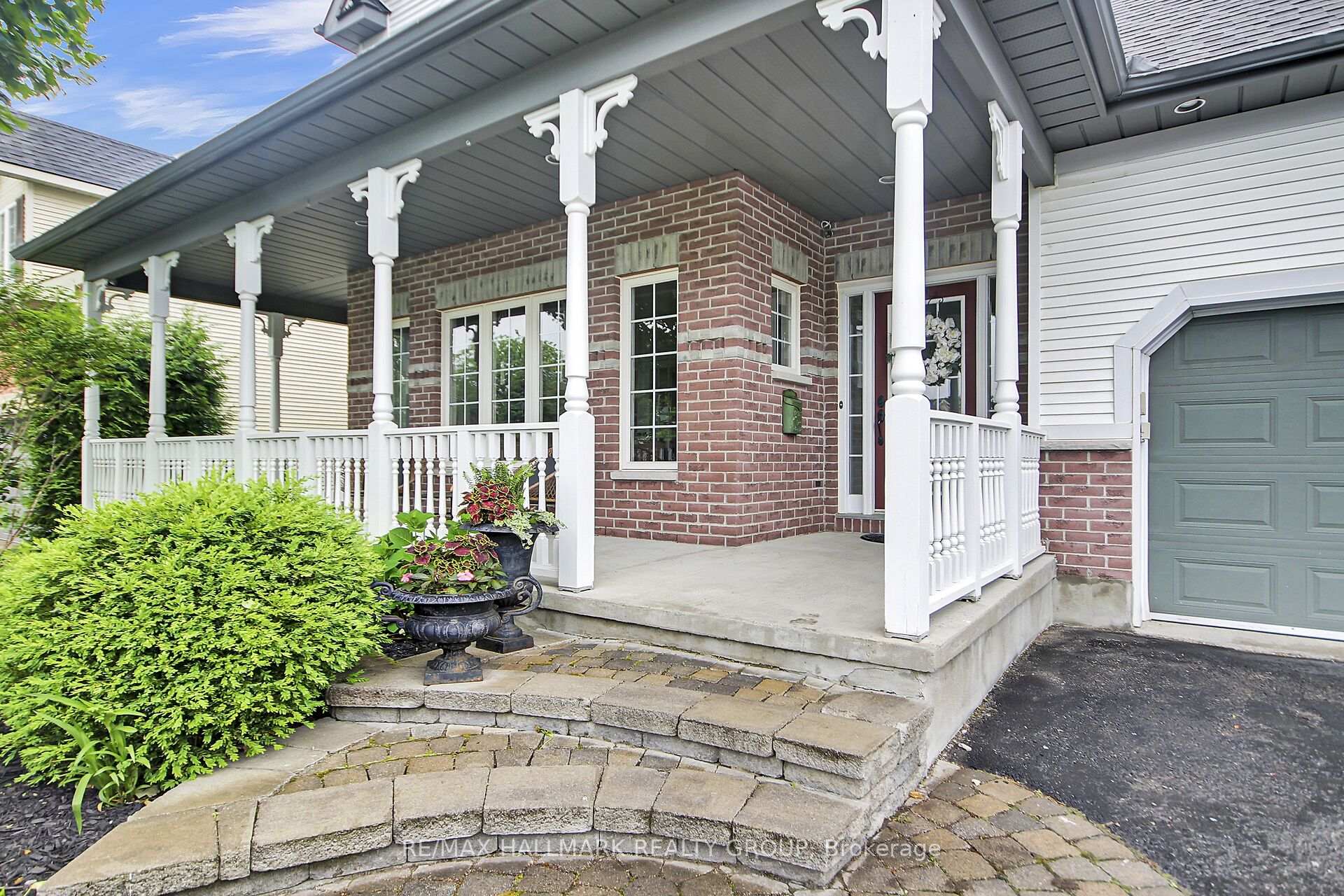 Photo 3 of 31 Kyle Avenue, Ottawa, Stittsville (Central) — HOMEH