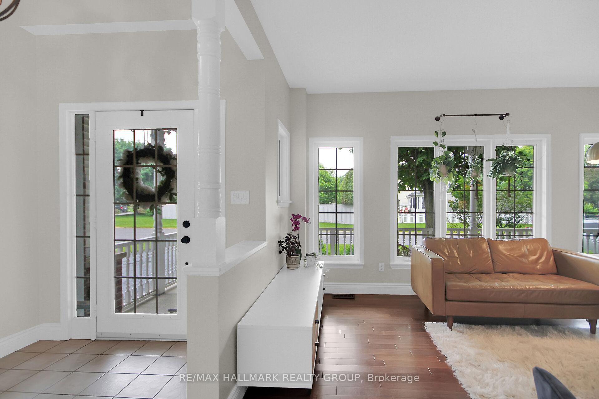 Photo 6 of 31 Kyle Avenue, Ottawa, Stittsville (Central) — HOMEH