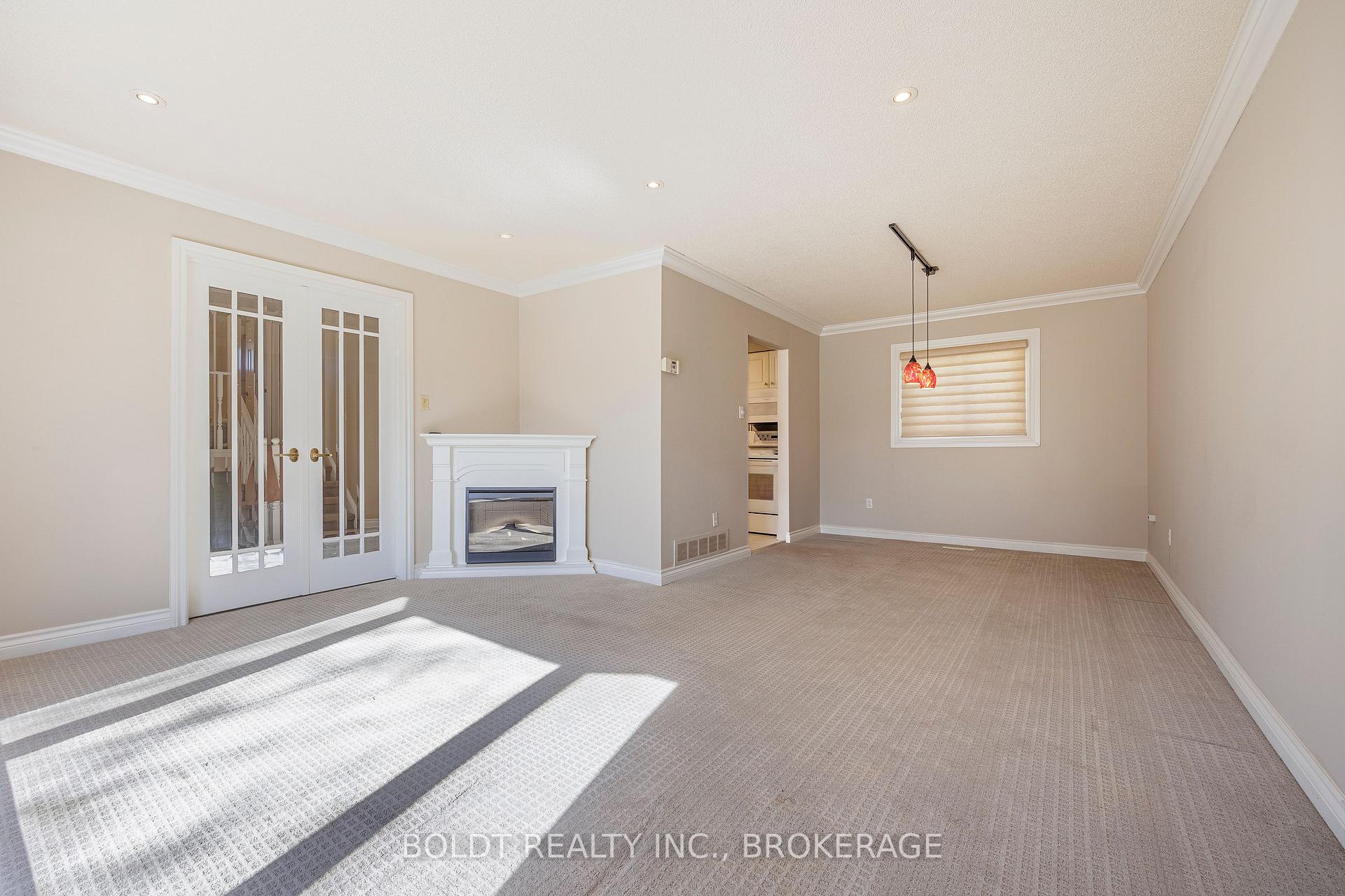 Photo 5 of 111 Westgate Park Drive, St. Catharines, Lakeshore — HOMEH