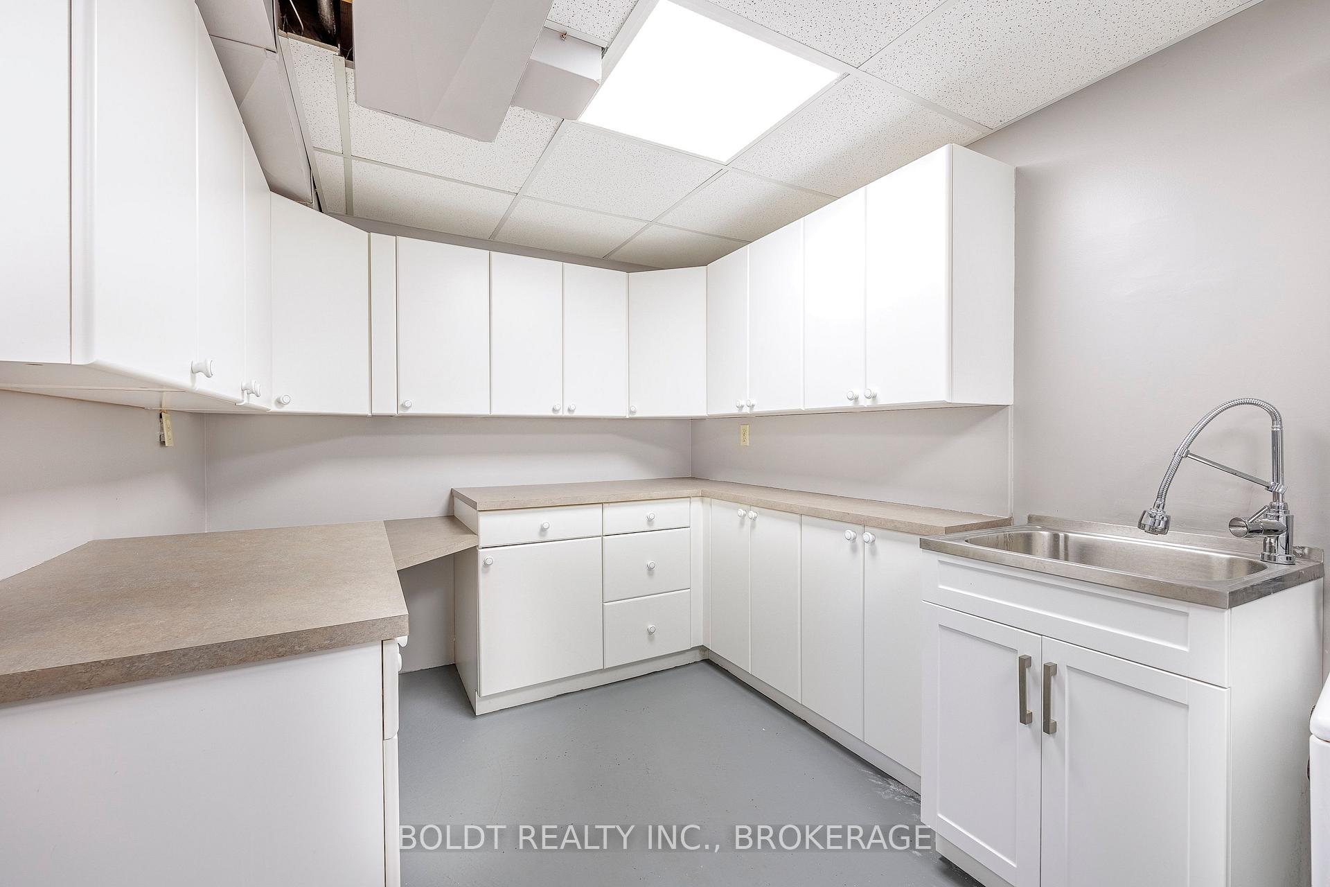 Photo 21 of 111 Westgate Park Drive, St. Catharines, Lakeshore — HOMEH