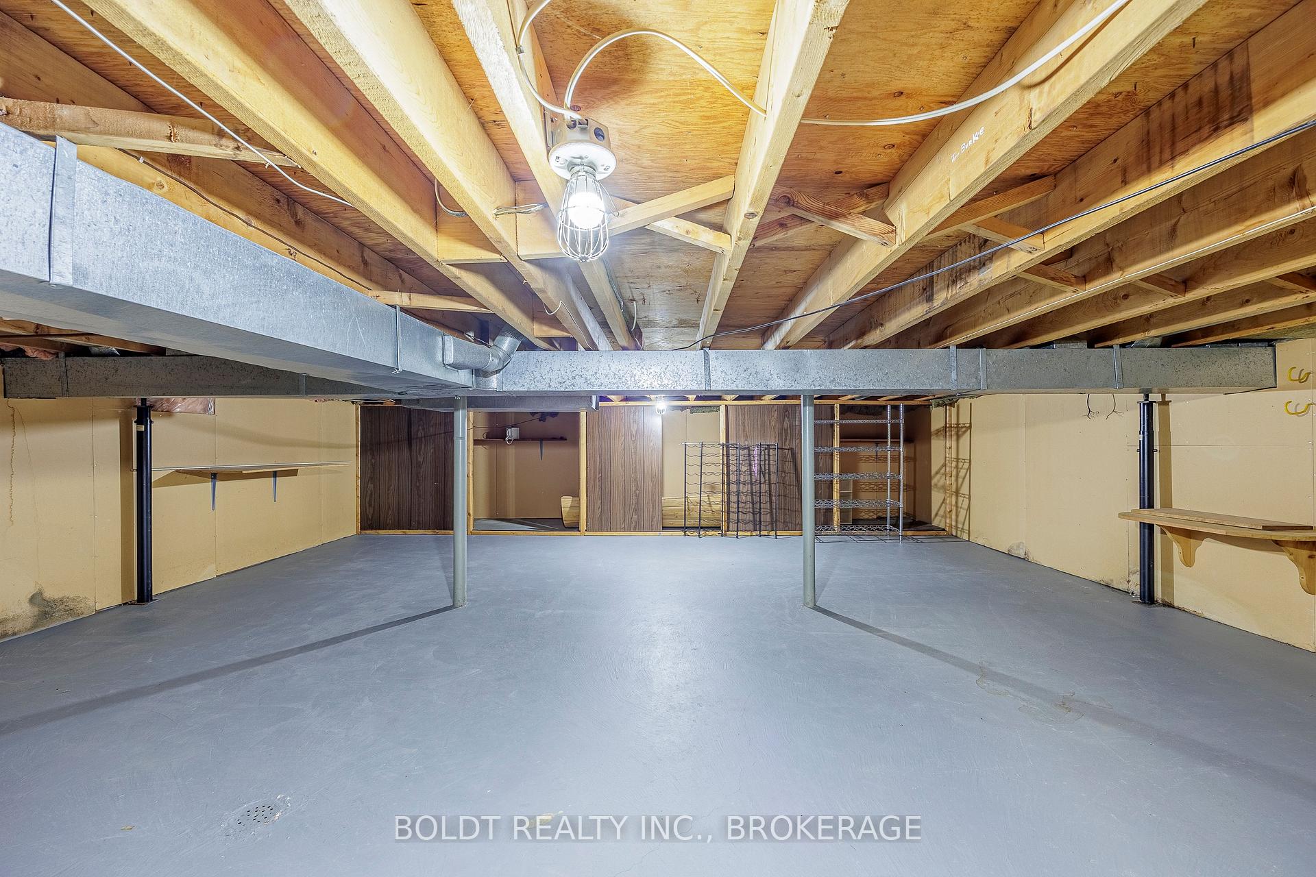 Photo 22 of 111 Westgate Park Drive, St. Catharines, Lakeshore — HOMEH