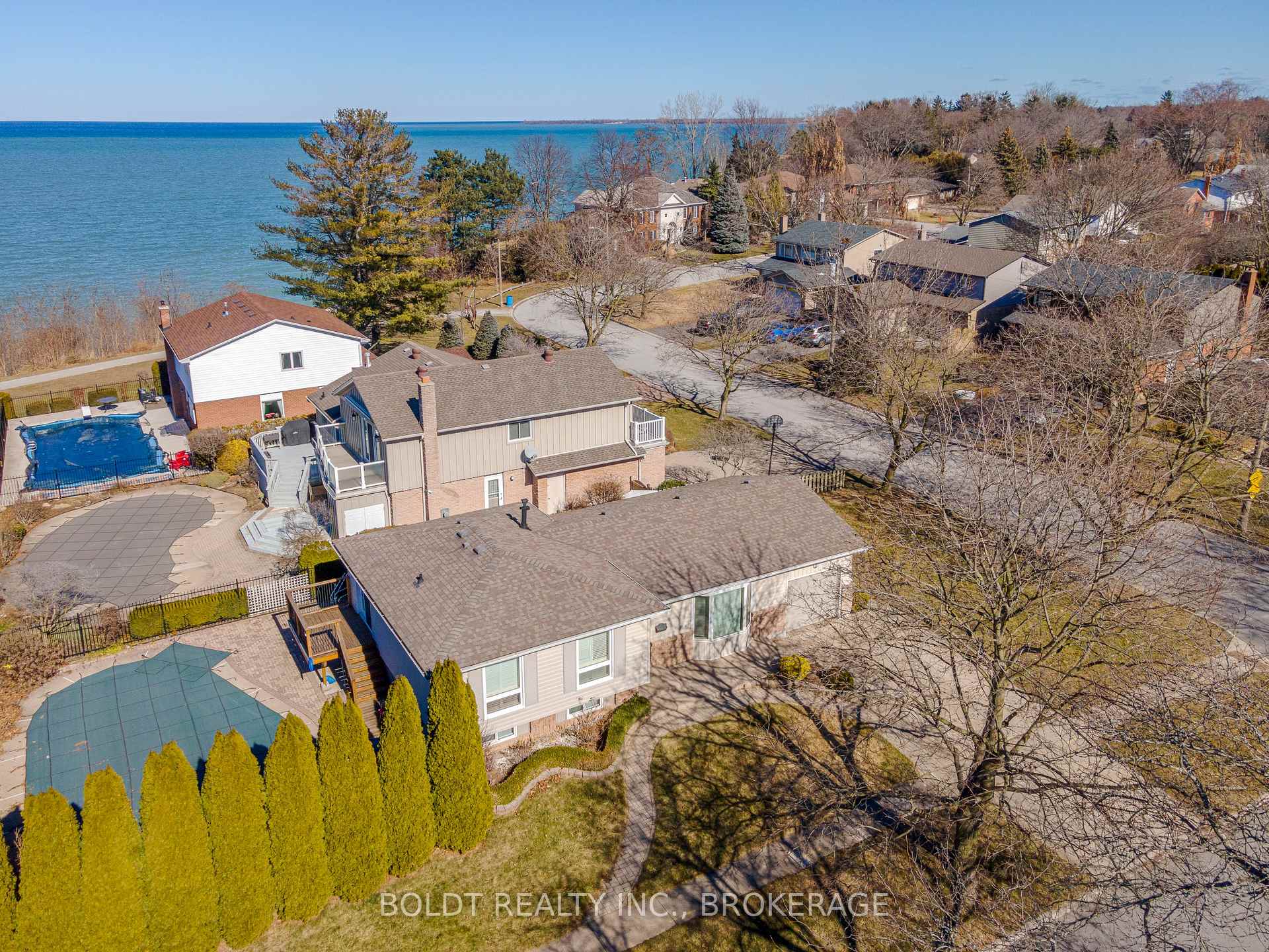 Photo 23 of 111 Westgate Park Drive, St. Catharines, Lakeshore — HOMEH