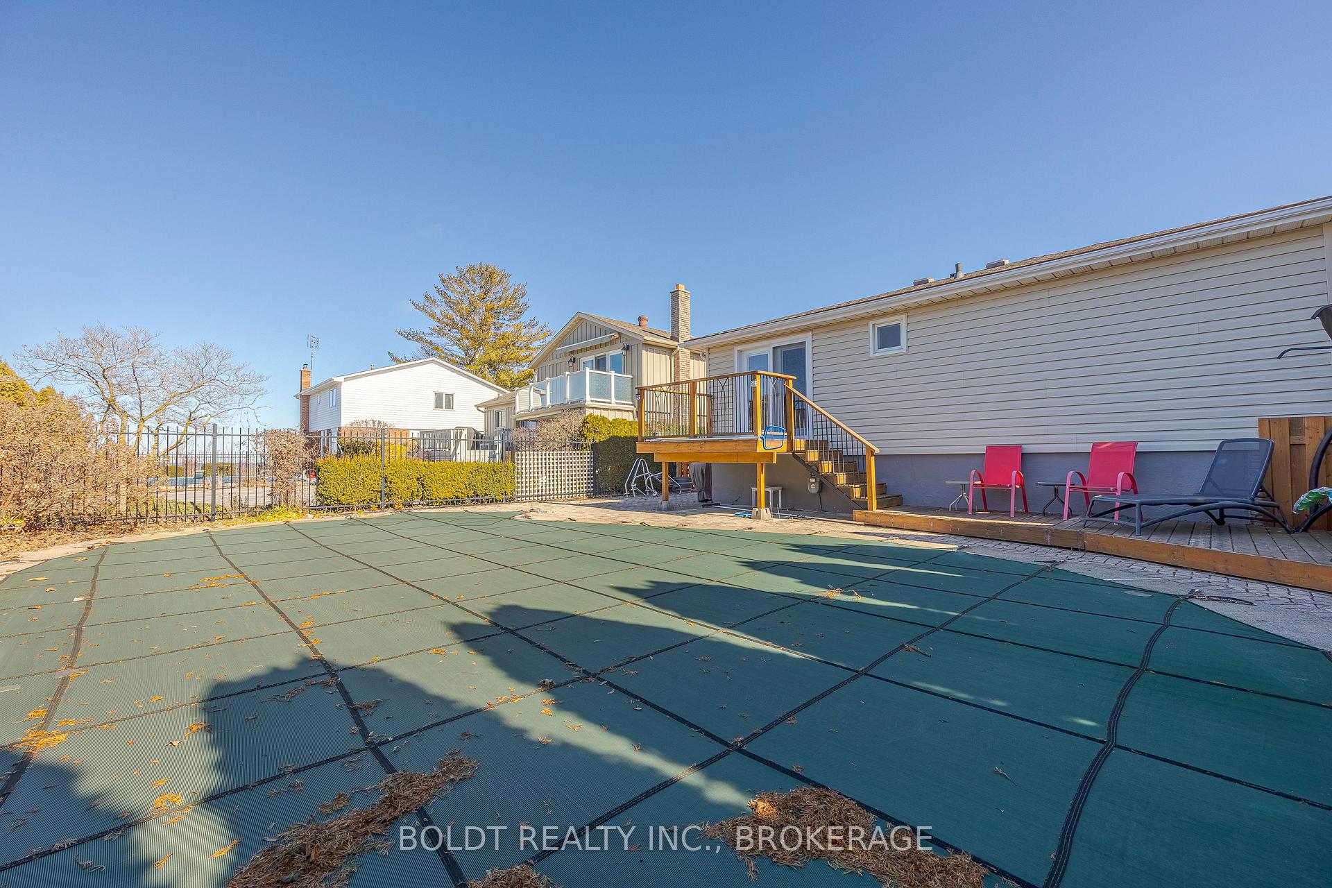 Photo 31 of 111 Westgate Park Drive, St. Catharines, Lakeshore — HOMEH