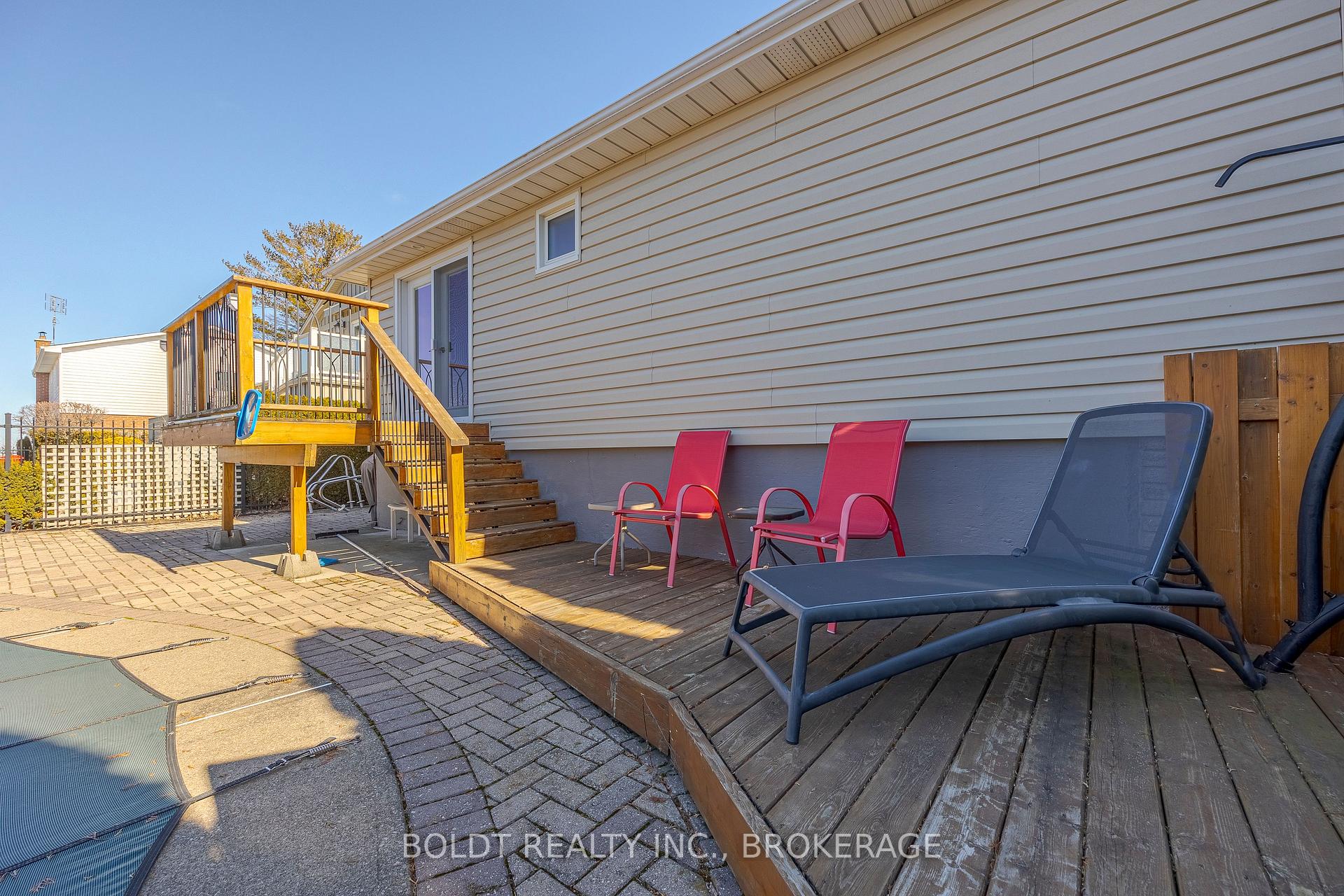 Photo 32 of 111 Westgate Park Drive, St. Catharines, Lakeshore — HOMEH