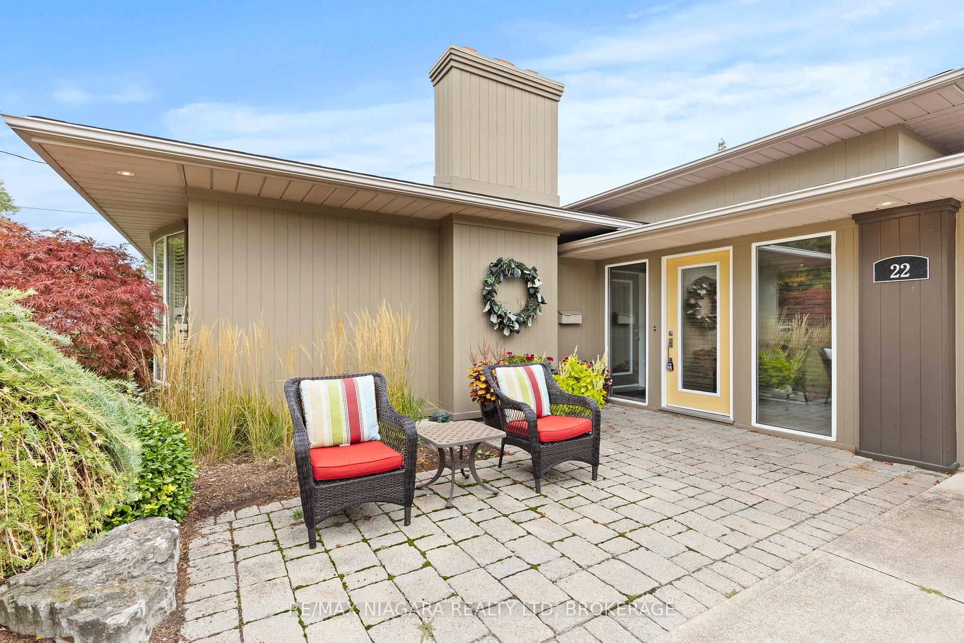 Photo 6 of 22 Royal York Road, St. Catharines, Lakeshore — HOMEH